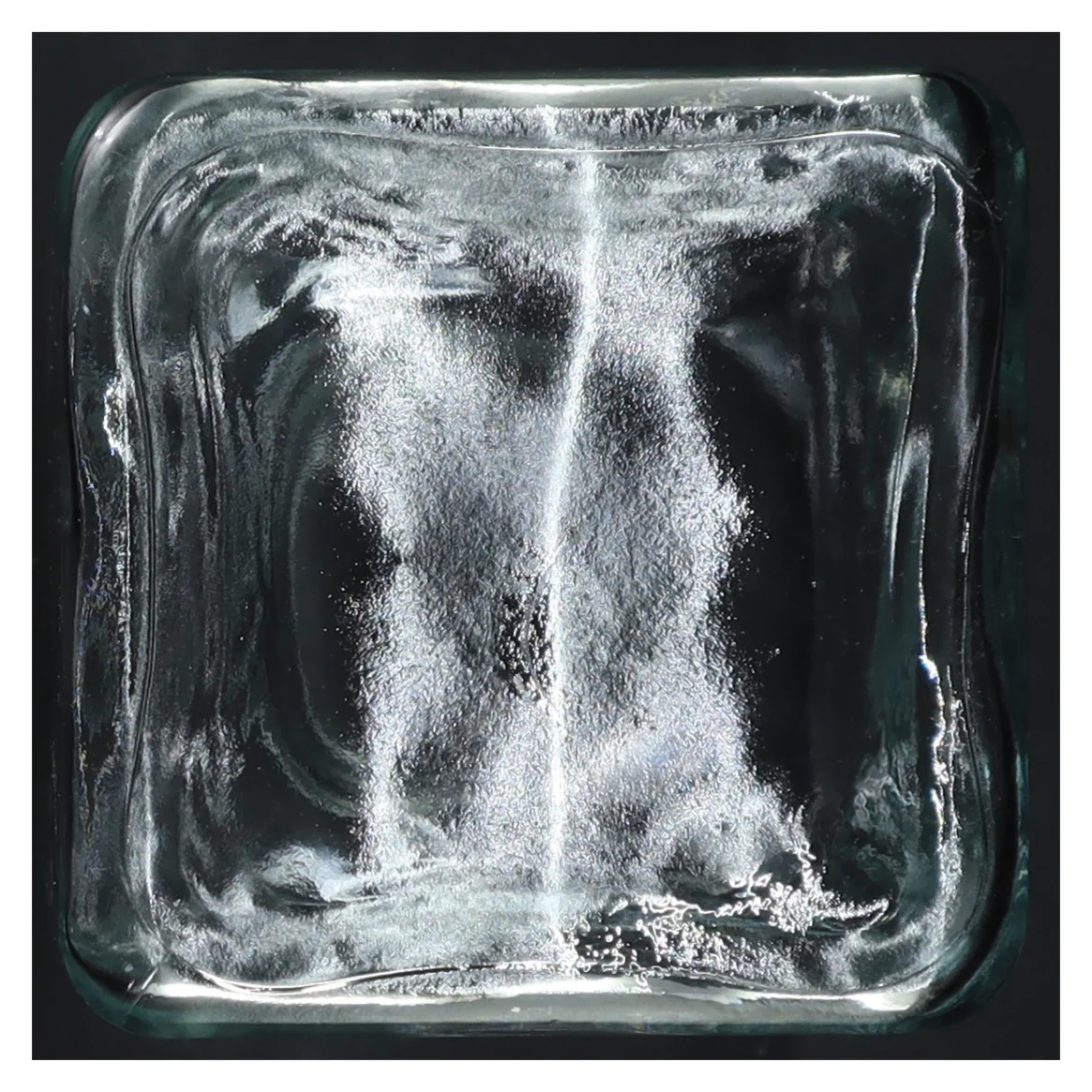 Glasflaske med indgravering (str. 20,5 cm)