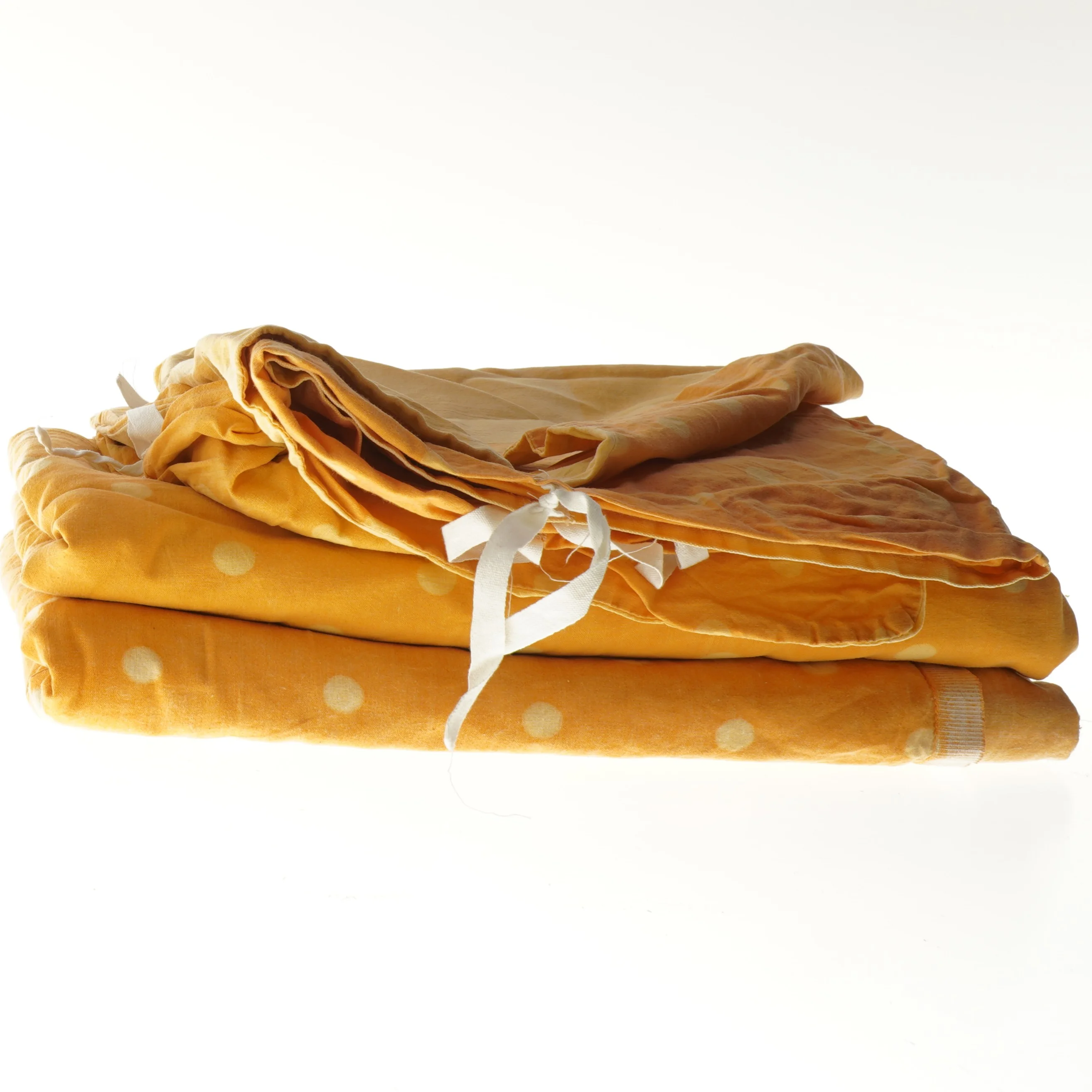 To Gul/orange sengesæt med prikker og tern (str. 133x185 og 58x57 cm)