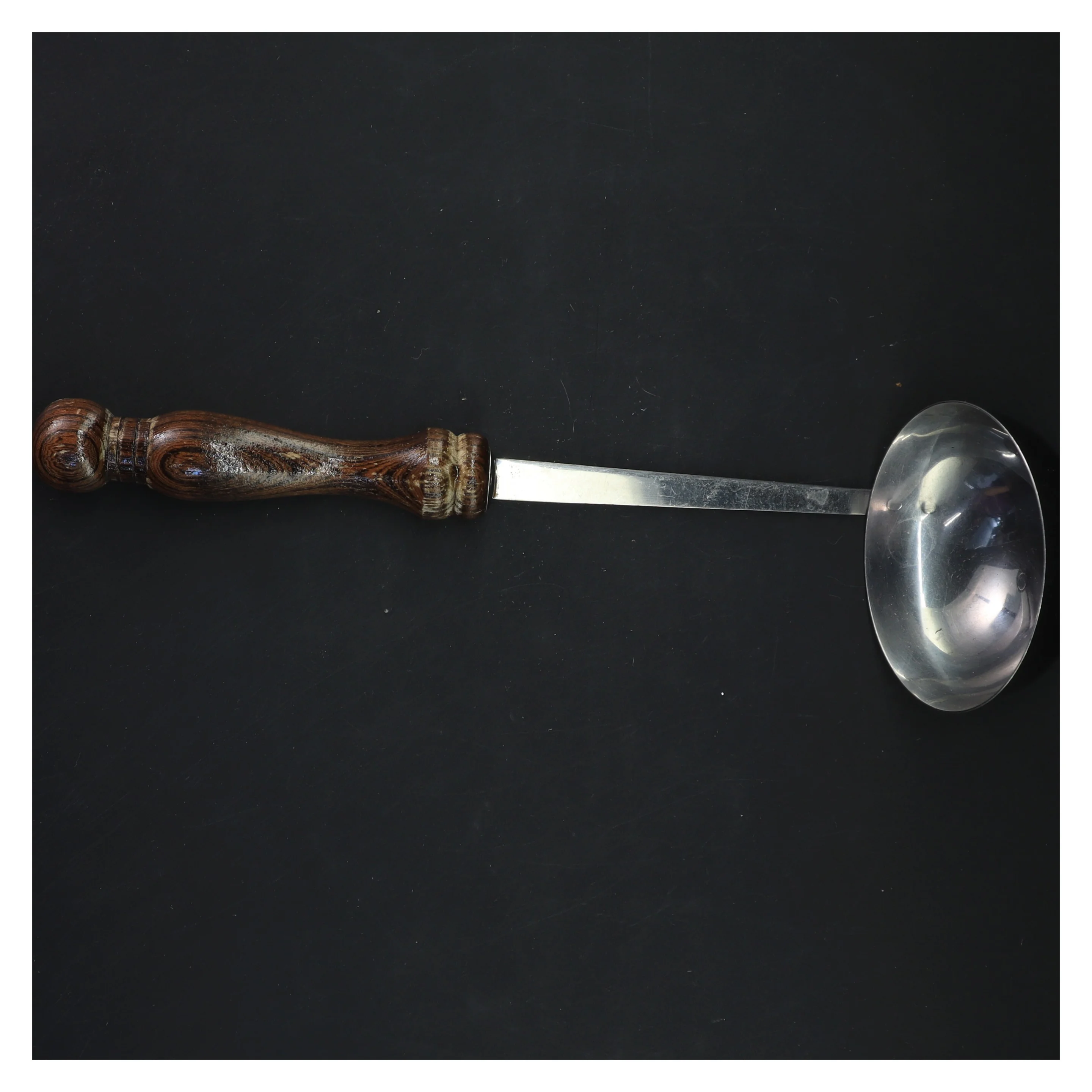 Suppeske med træhåndtag (str. 30x9 cm)