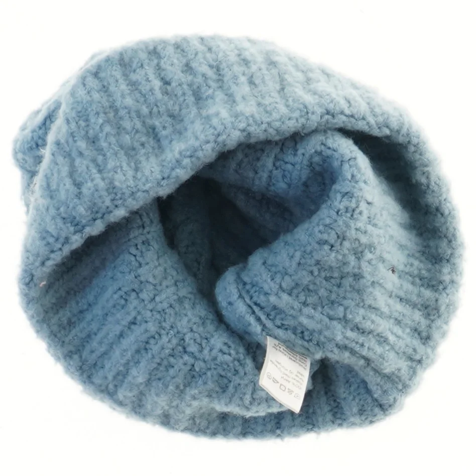 Blå strikket hue fra Coop (str. Ø 23 cm)