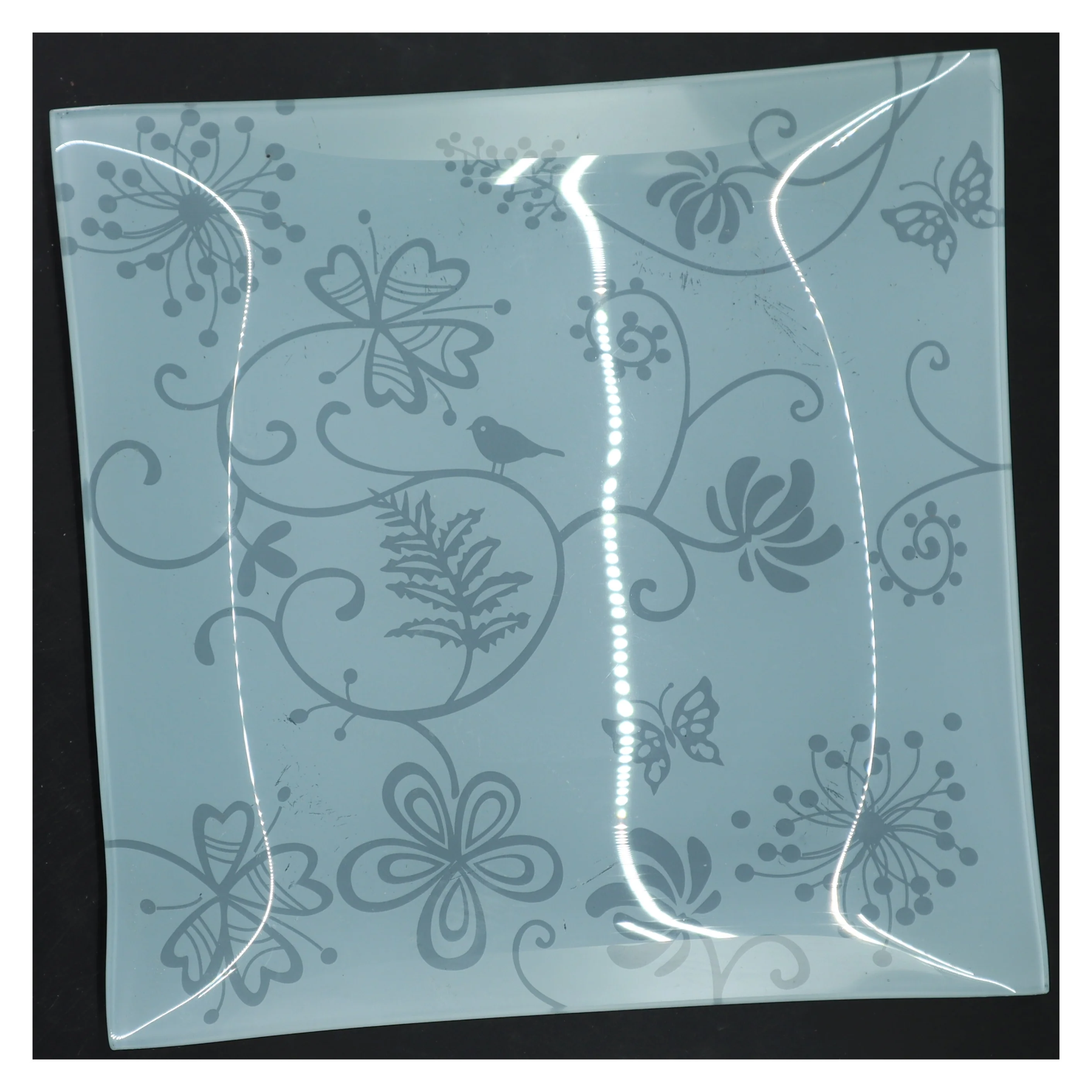 Dekorativt kvadratisk fad (str. 27x27x1 cm)