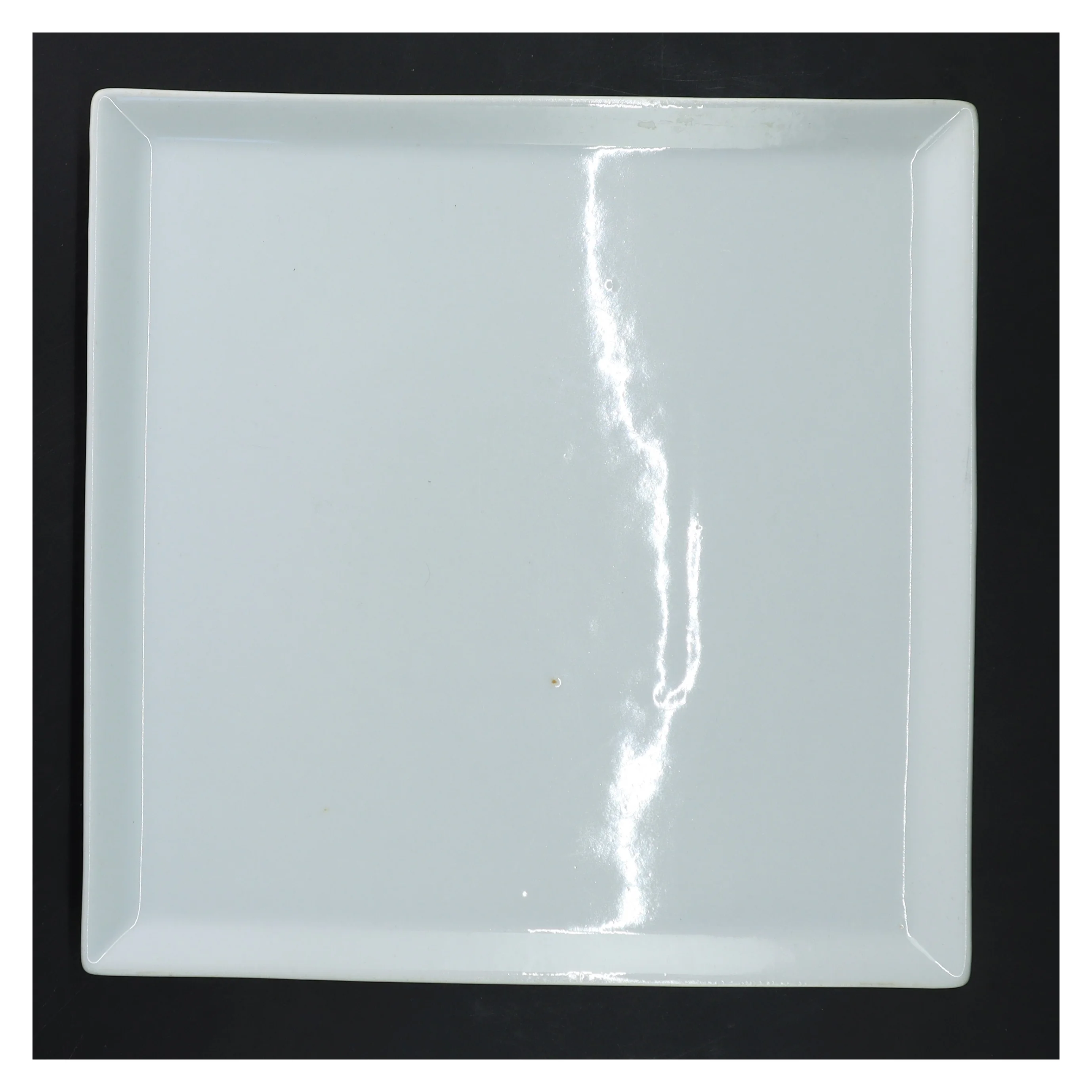 Kvadratisk porcelænsfad/tallerkener fra Aida (str. 24,5x24,5 cm)