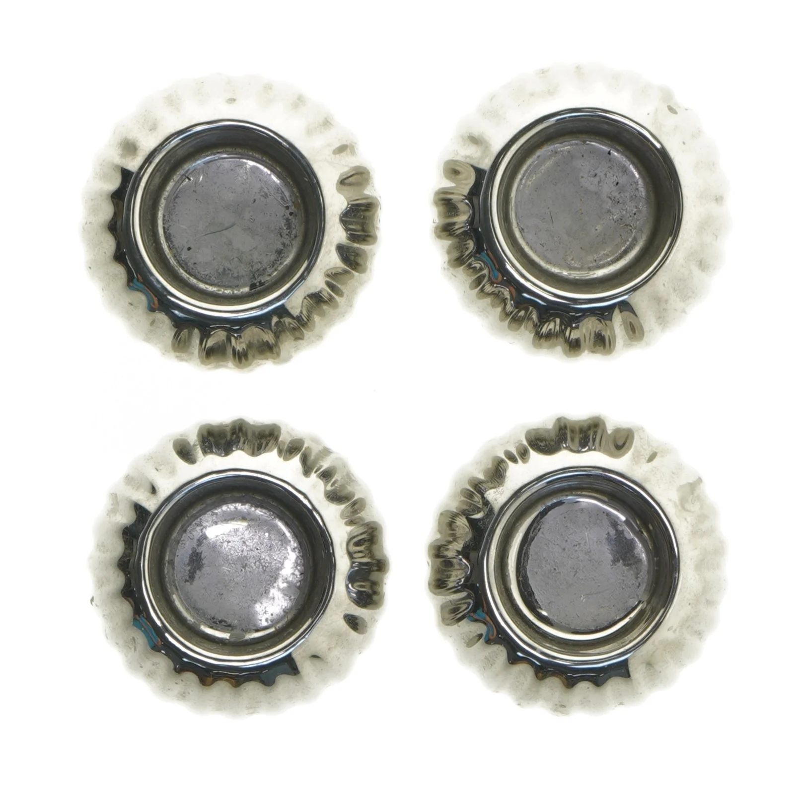 Lysestager i sølvfarvet metal (str. Ø 8 cm)