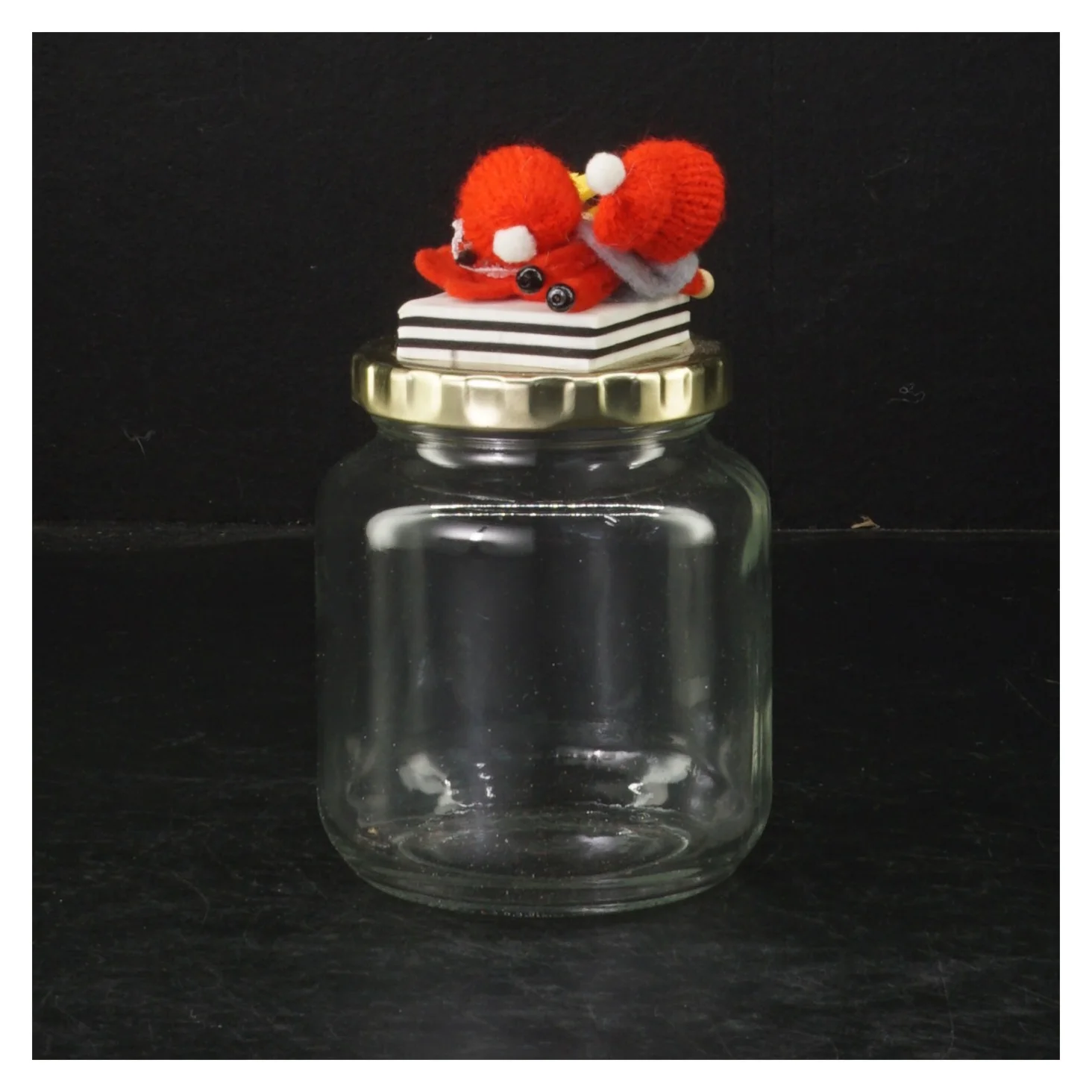 Glasbeholder med juledekoration (str. Ø. 8 cm. længde, 9,5 cm)