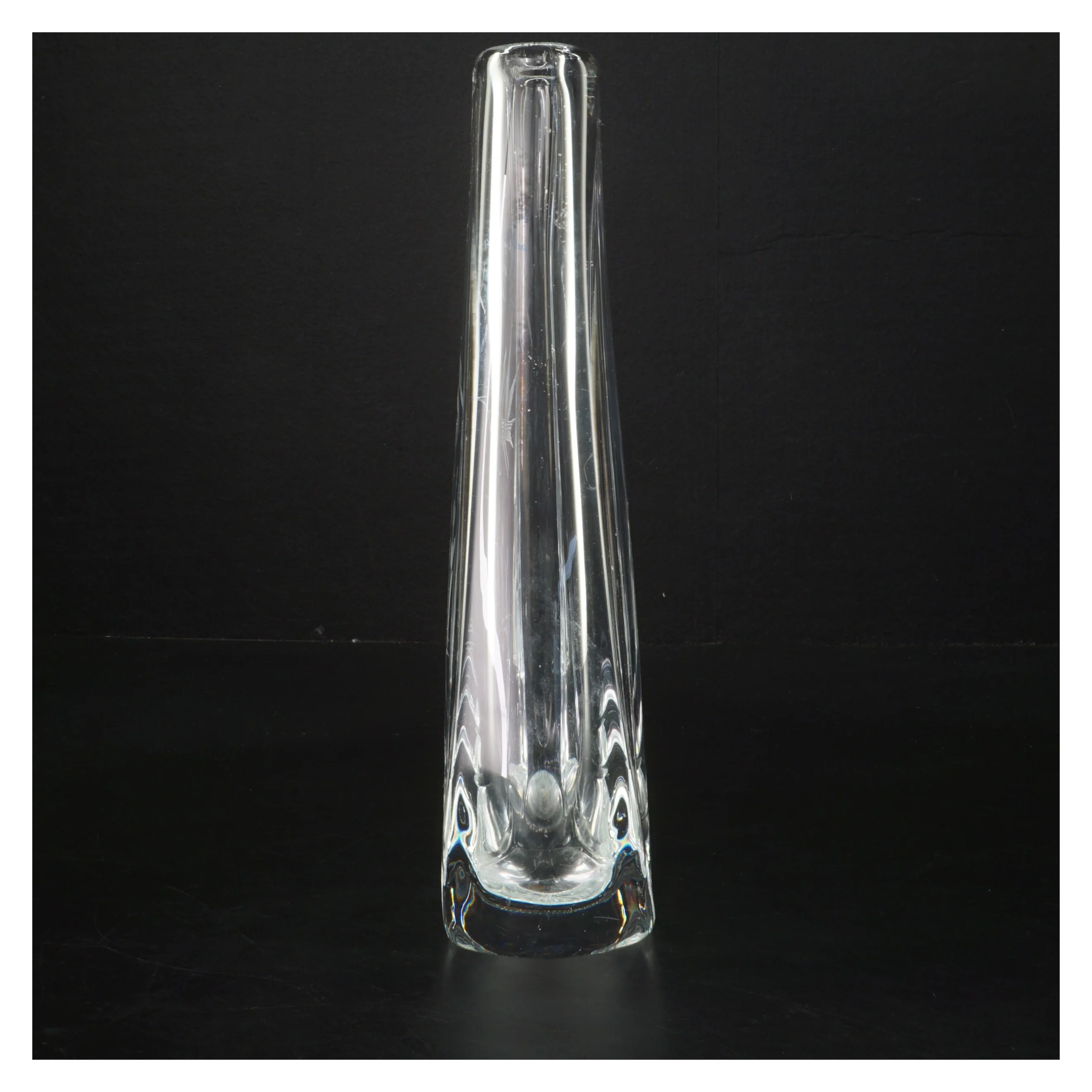 Glas vase med gravering (str. 24 cm)