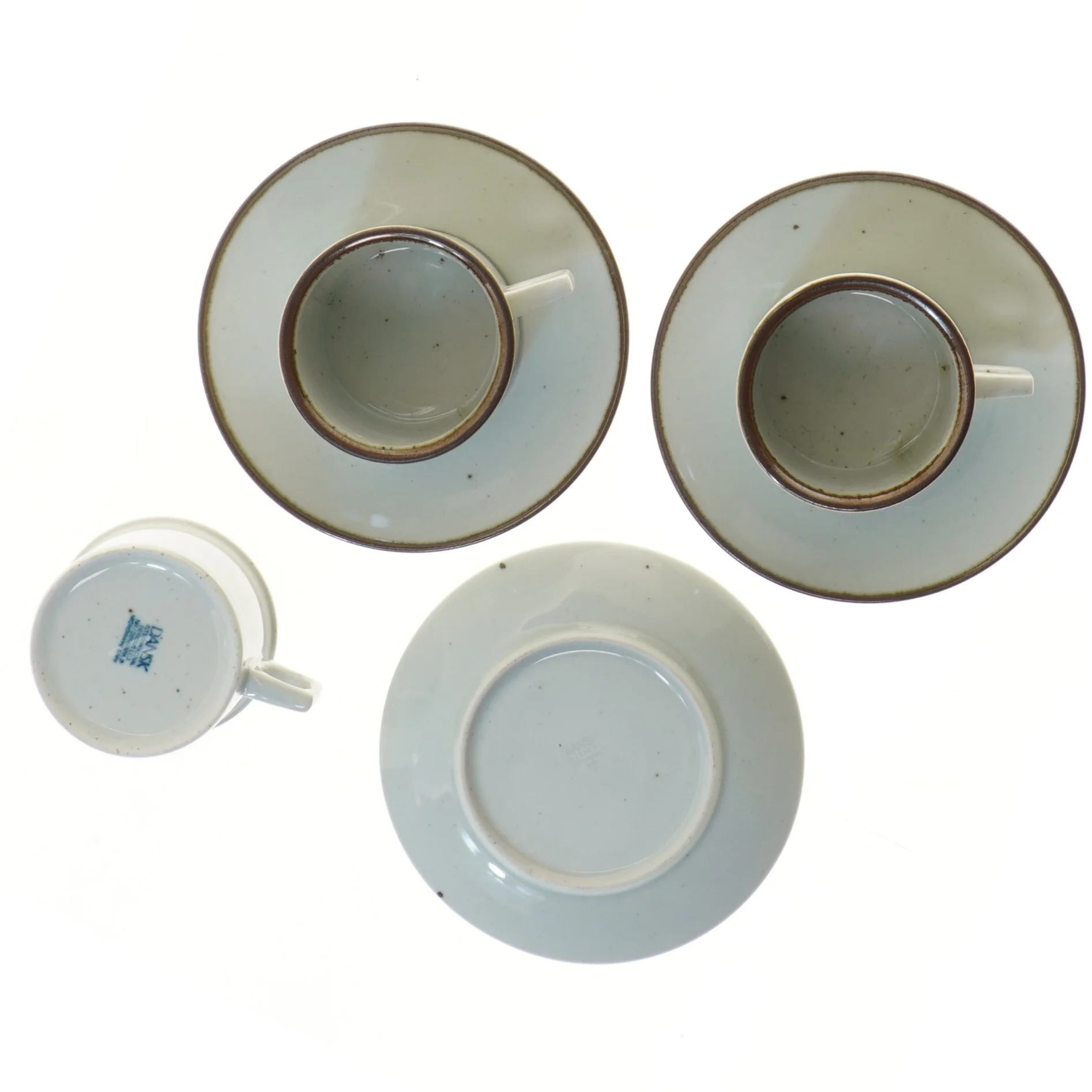 Sæt med tekopper og underkopper (str. Ø 8,5 & 15,5 cm)