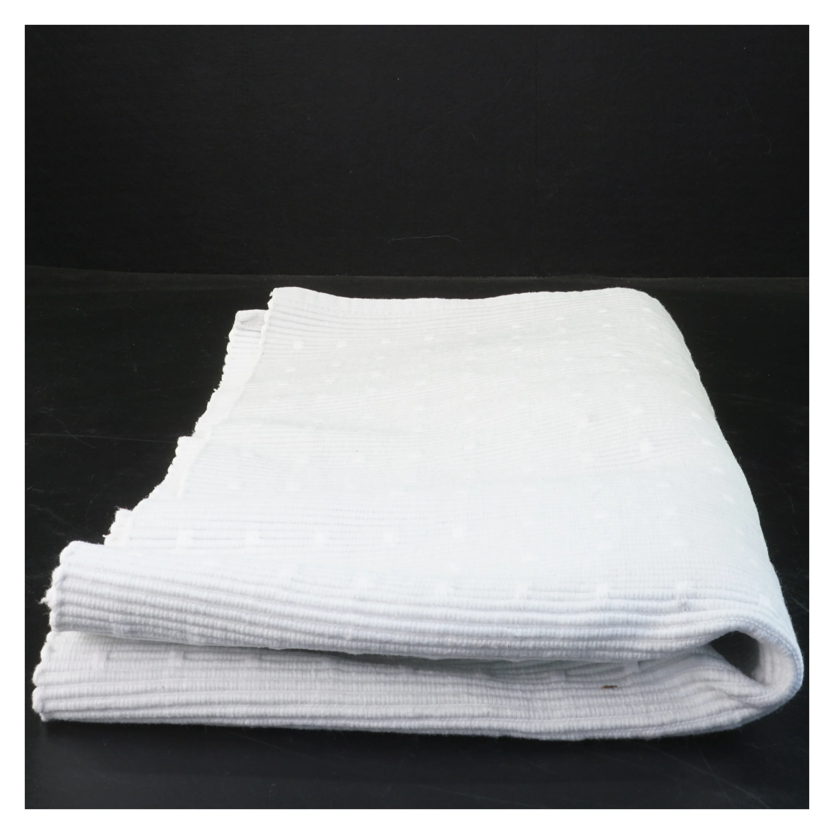 Hvid bordløber  (str. 140x40 cm)