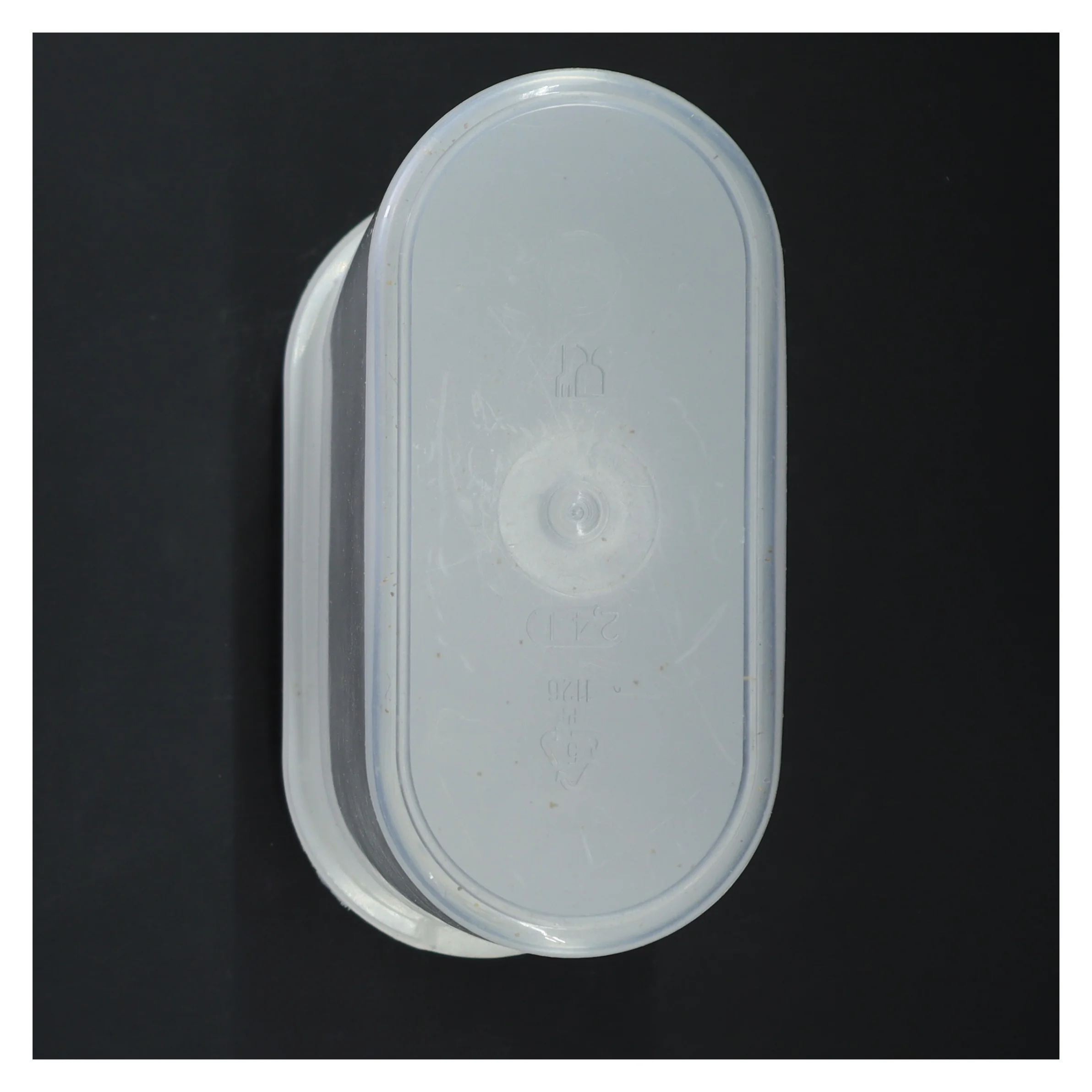 Plastikbeholder med låg (str. 22x17x10 cm)