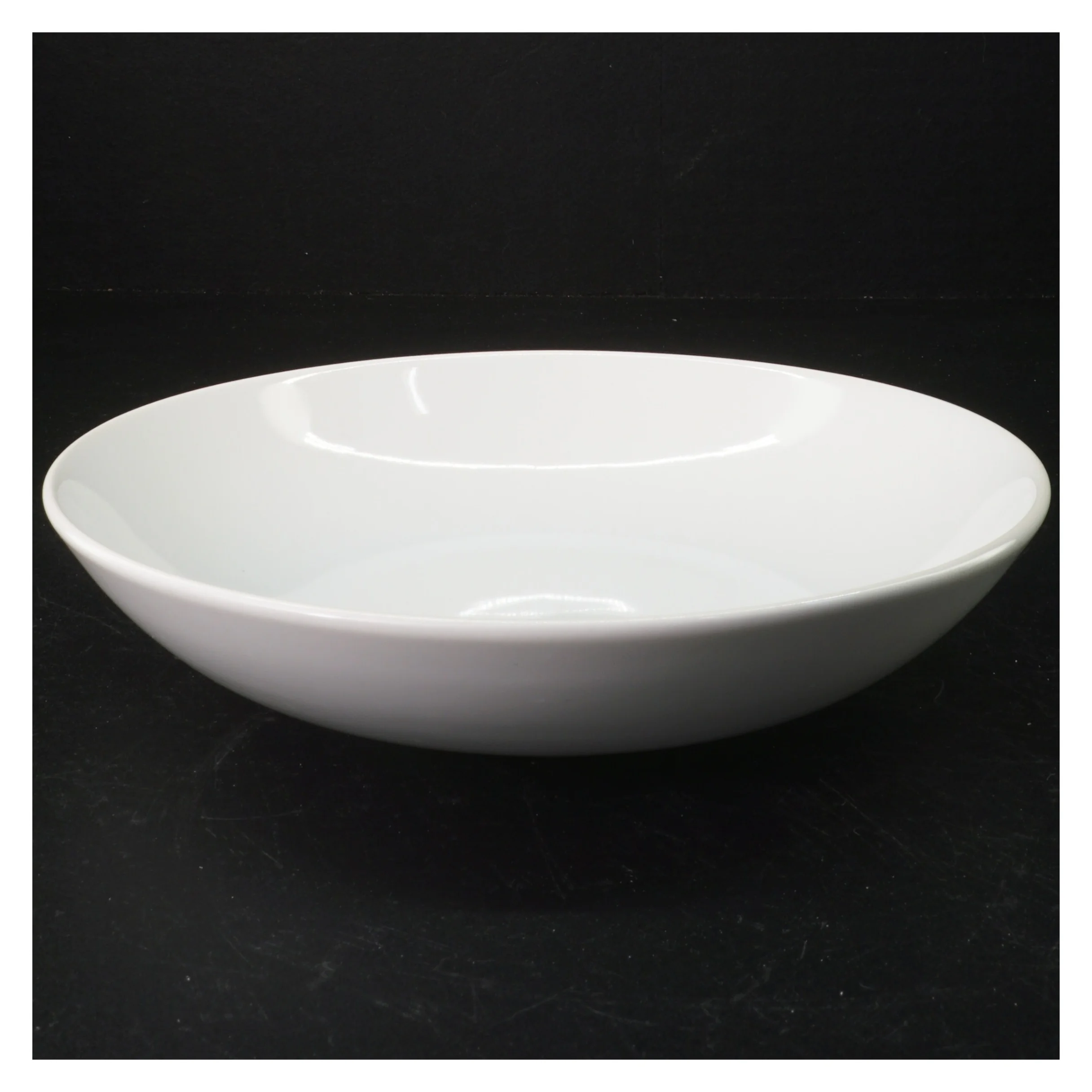 Hvide porcelænstallerkner, dybe, 6 stk fra IKEA (str. 24 cm diameter. 5 cm høj)