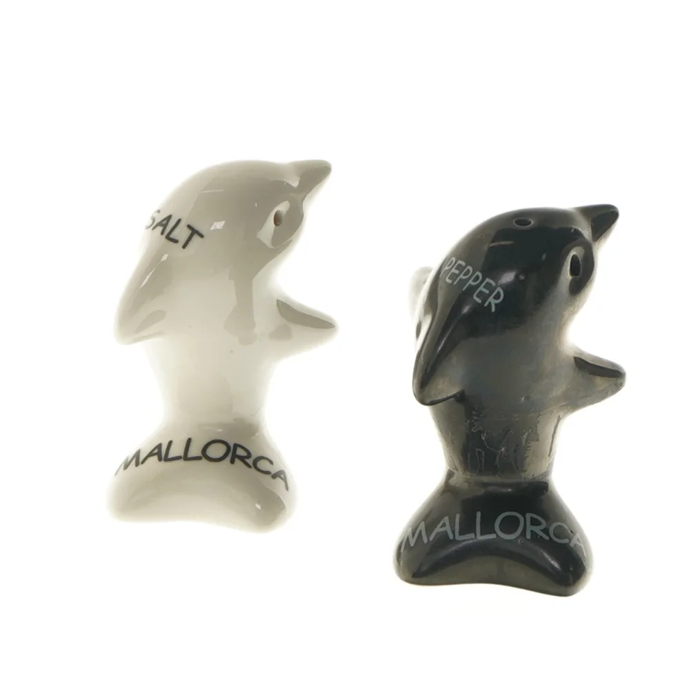 Sæt salt- og peberbøsser i form af delfiner (str. 8,5 cm)