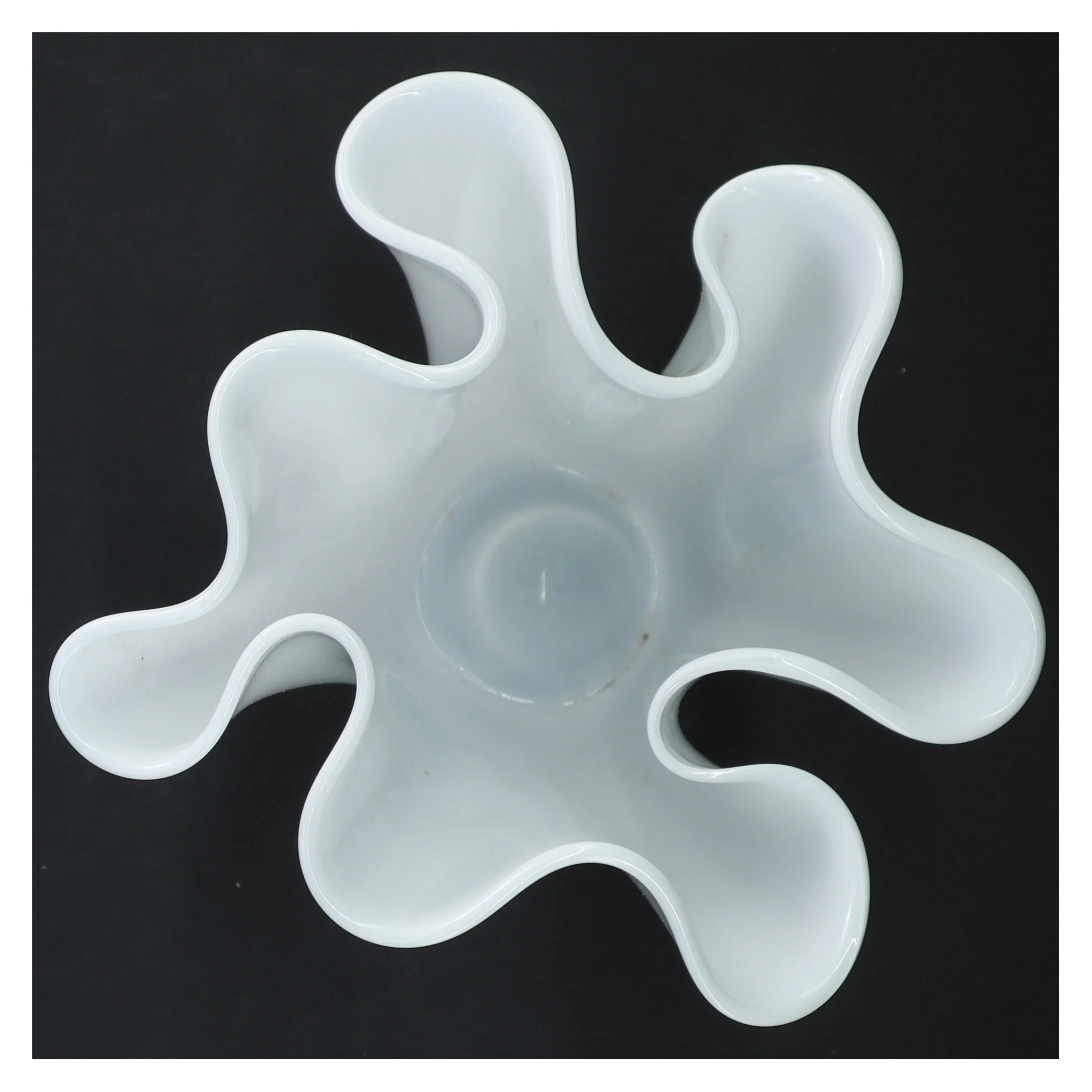 Hvid vase (str. 19x20 cm)