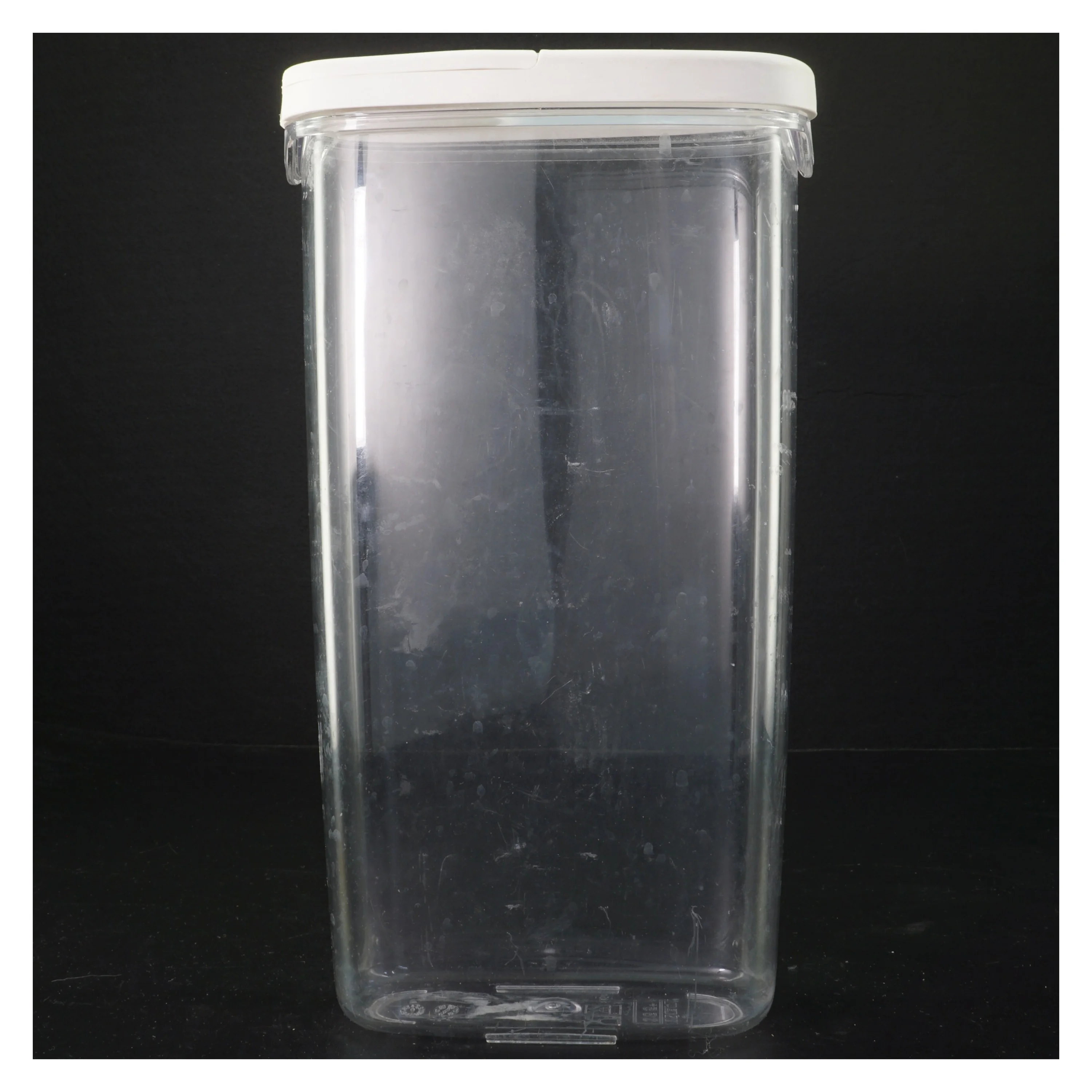 Gennemsigtig plastikbeholder med låg fra IKEA (str. 6x14x30 cm)