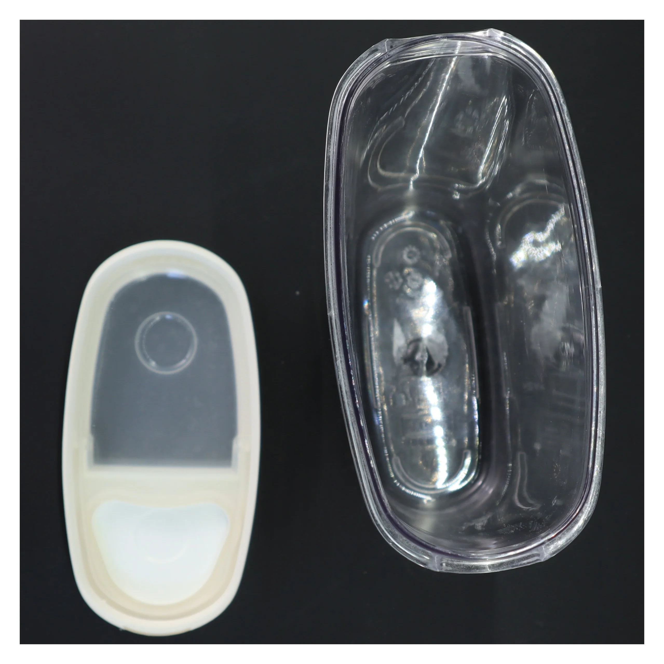 Gennemsigtig plastikbeholder med låg fra IKEA (str. 6x14x30 cm)