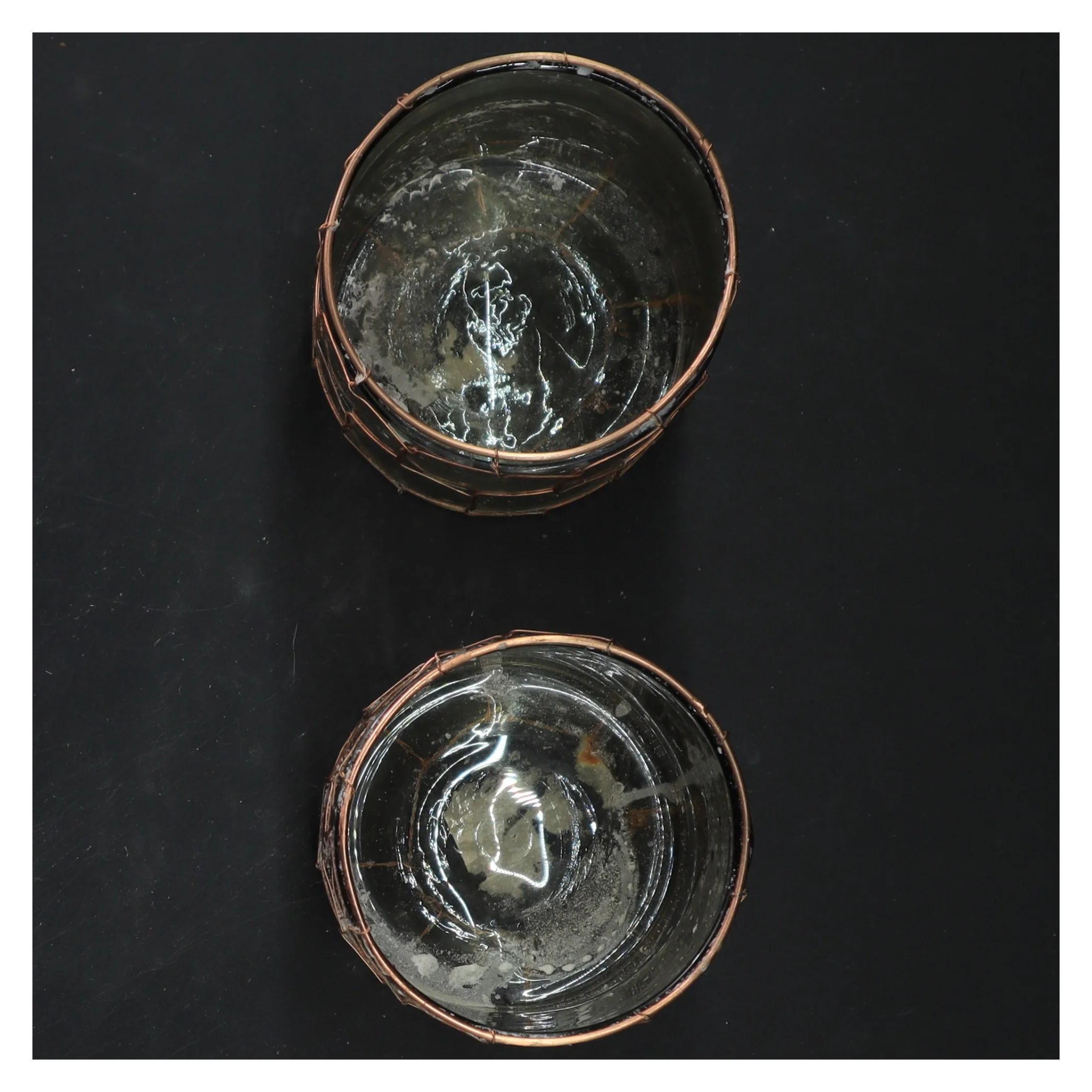 To Rustikke glaskrukker med net (str. 10x8 cm)