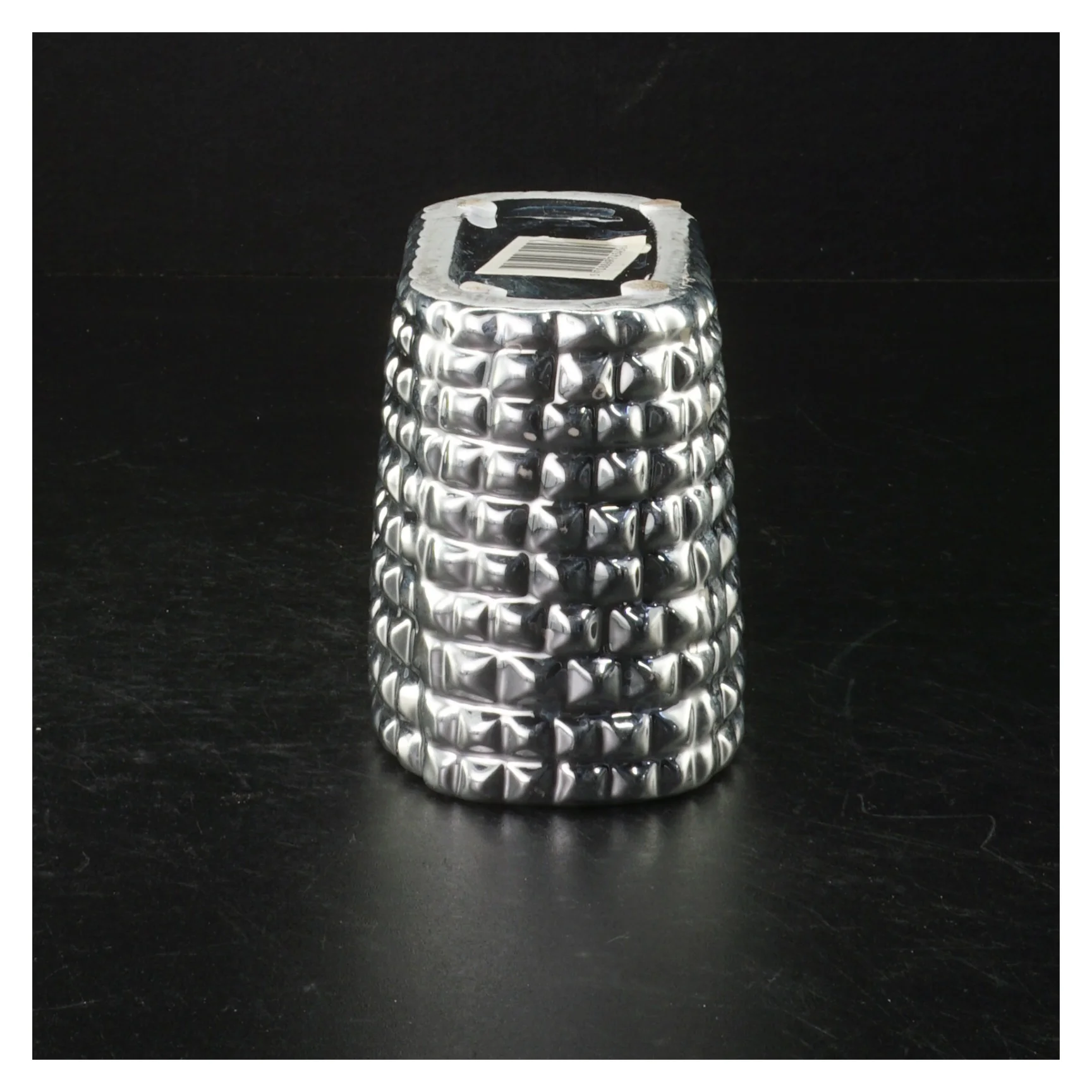 Lille sølvfarvet krukke (str. 14 x 7 cm)