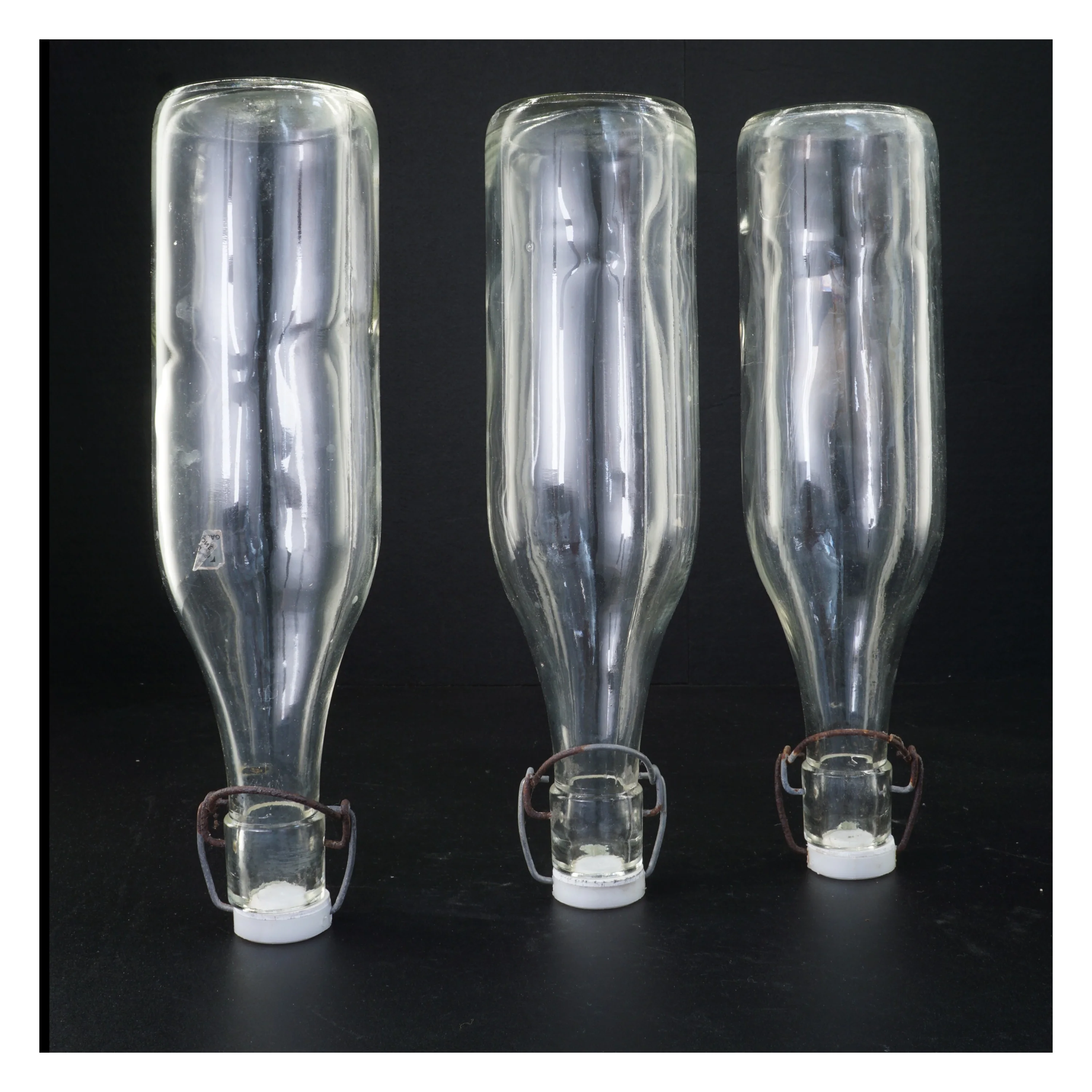 Gamle glasflasker med porcelænslåg fra Galzone Denmark (str. 31 x 8 cm)