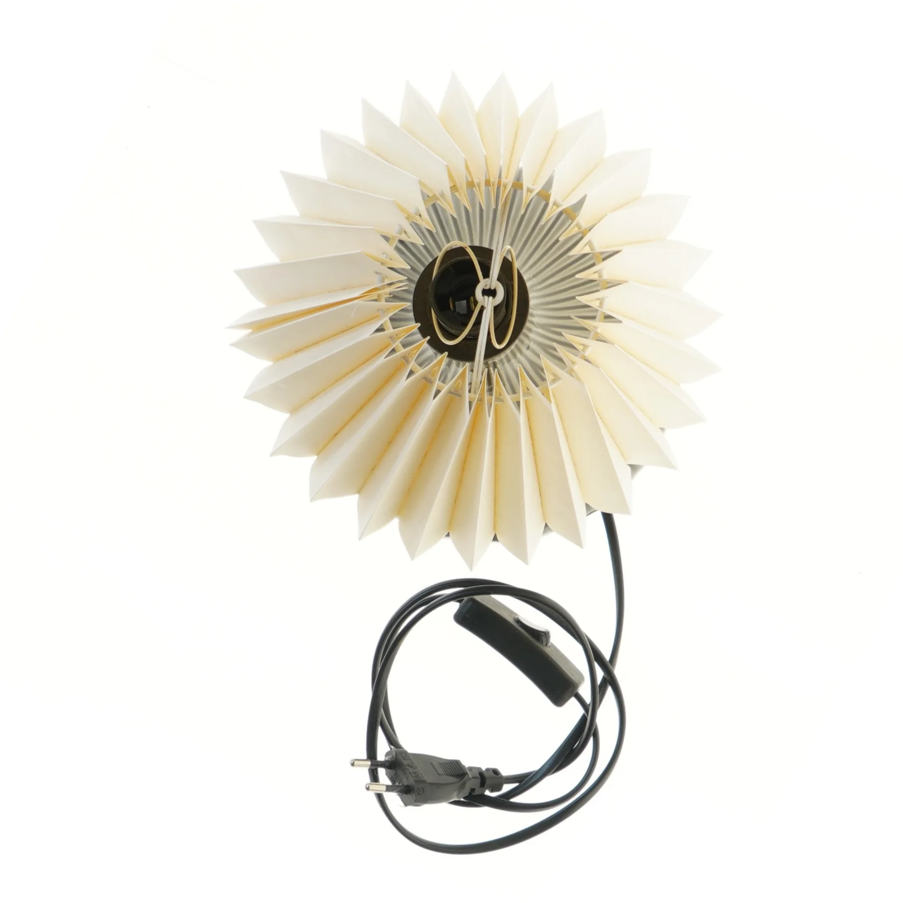 Bordlampe med skærm (str. Ø 16 cm)