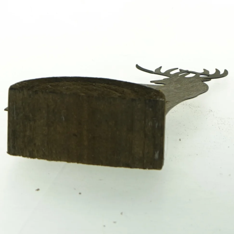 Trædekoration med hjortesilhuet (str. 21x11 cm)