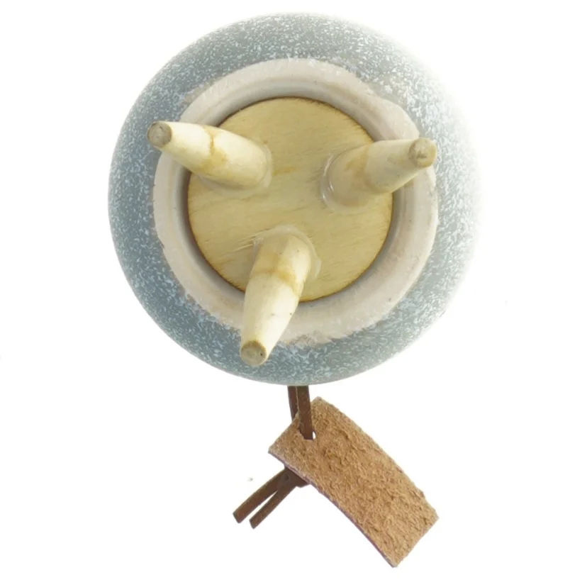 Keramisk vase på trefod fra Nature (str. 11x7 cm)