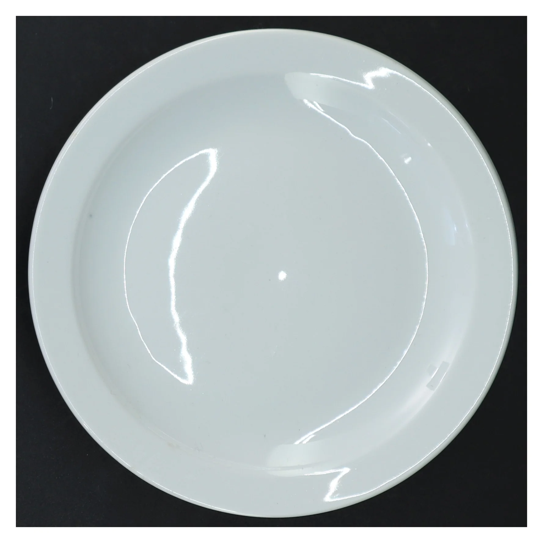 Hvide porcelænstallerkener (str. 17 x 2 cm)