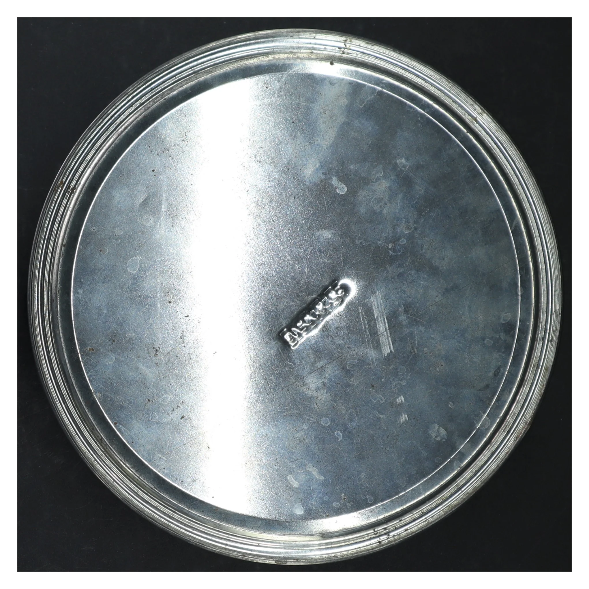 Dekorativ dåse med svanemotiv (str. Ø. 19 cm)