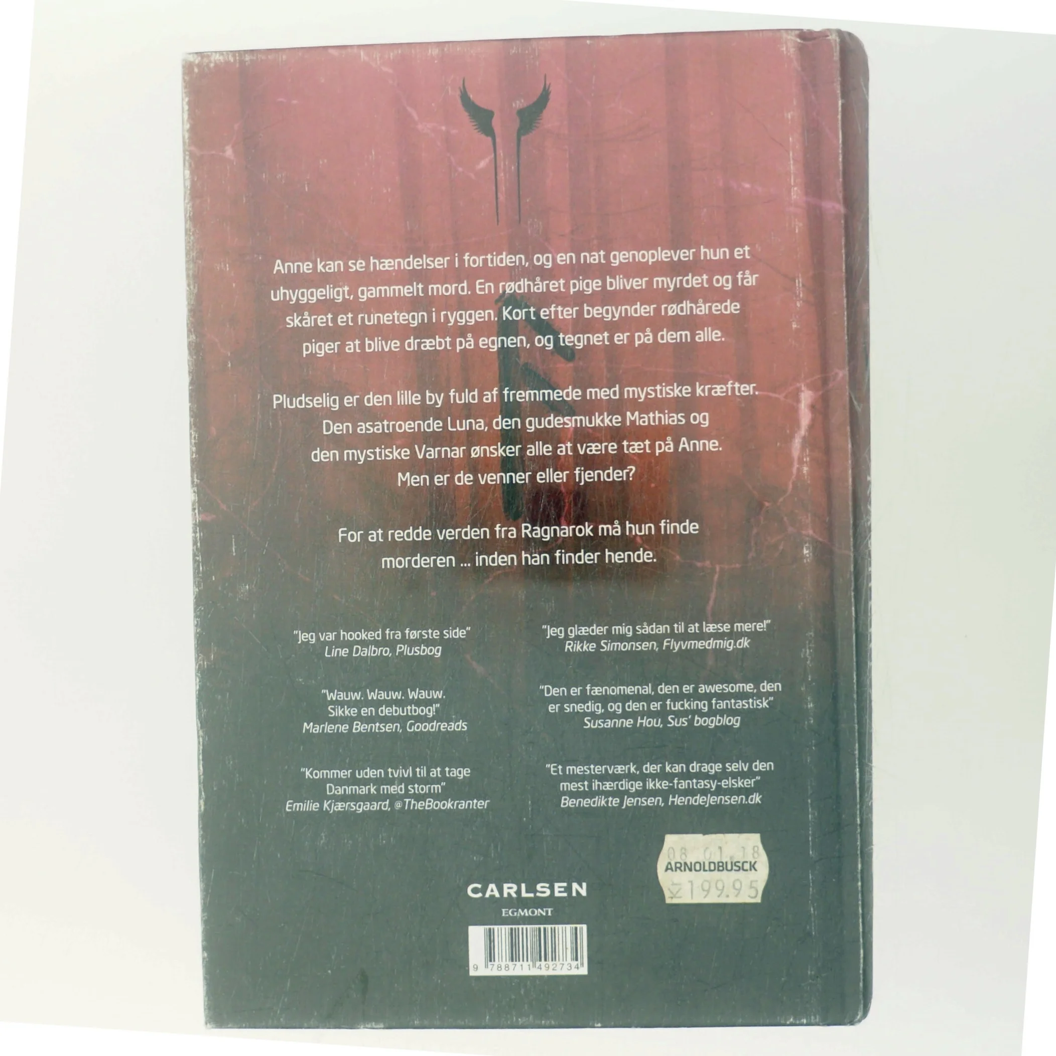 Ravnenes hvisken. Bog 1 af Malene Sølvsten (Bog)