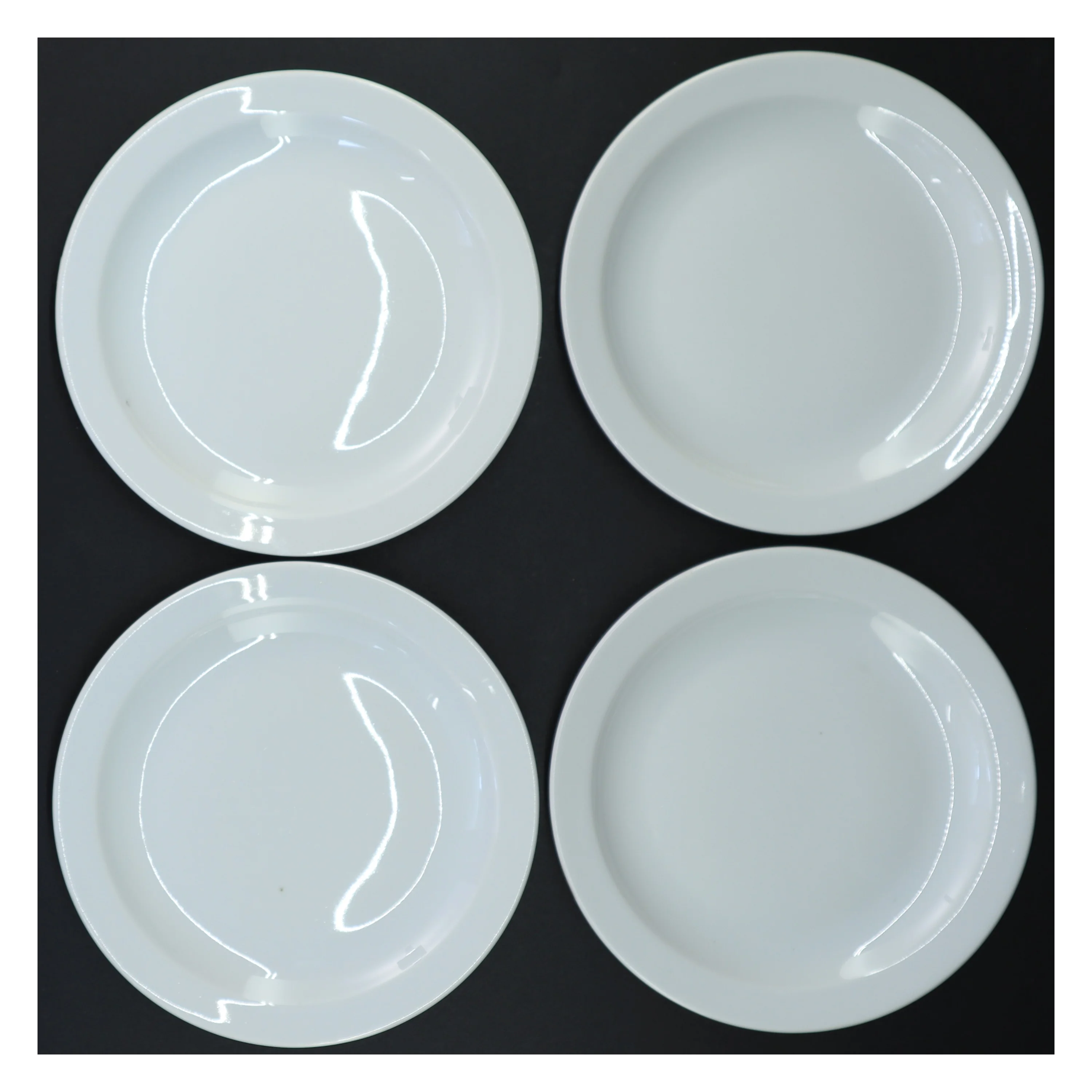 Hvide porcelænstallerkener (str. 17 x 2 cm)