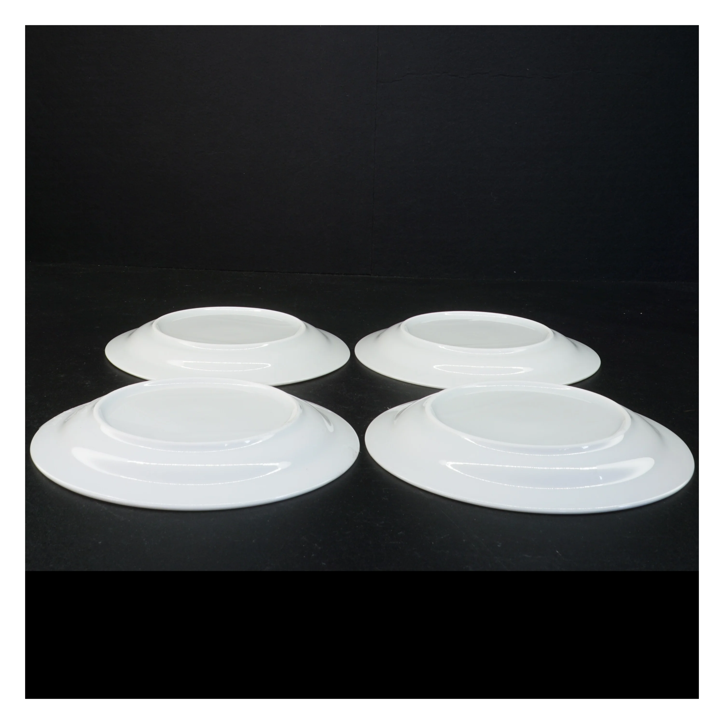 Hvide porcelænstallerkener (str. 17 x 2 cm)