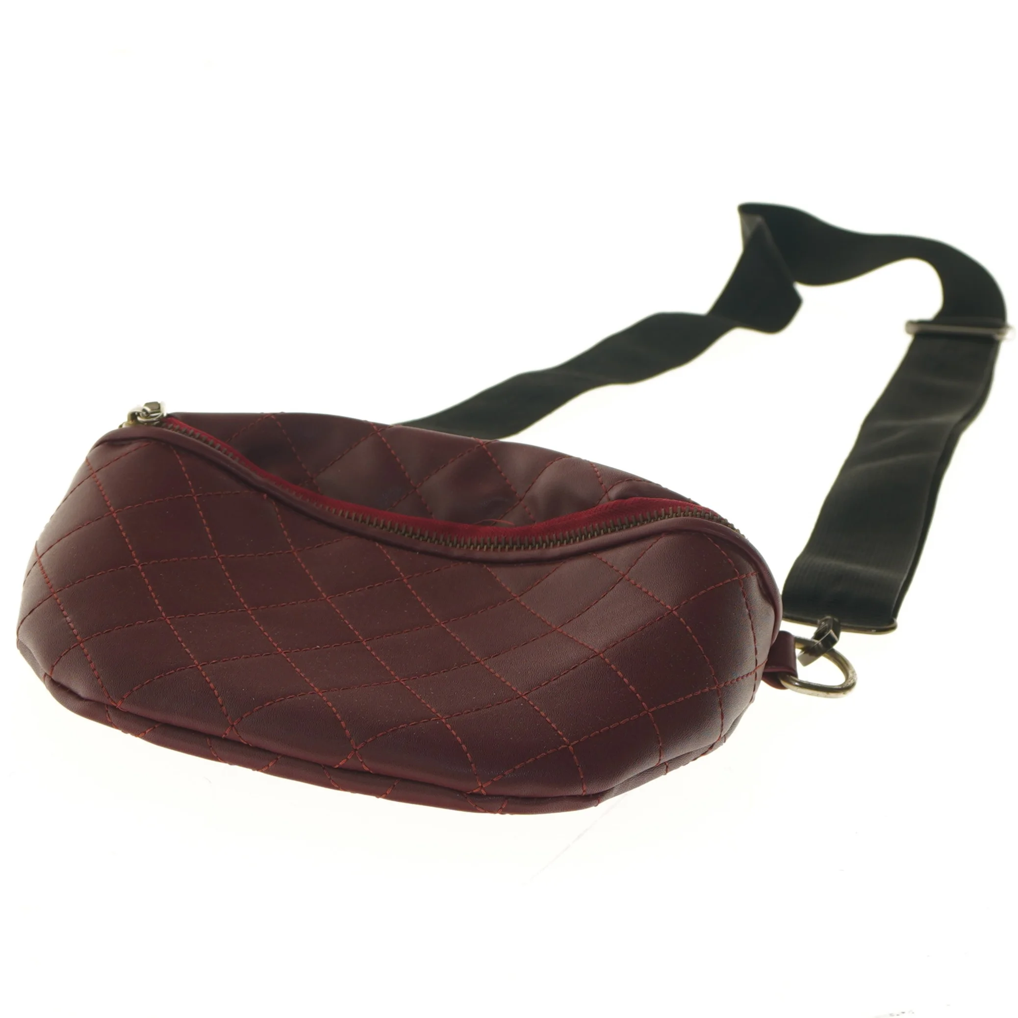 Rød bæltetaske med strop (str. 17x7x24 cm)