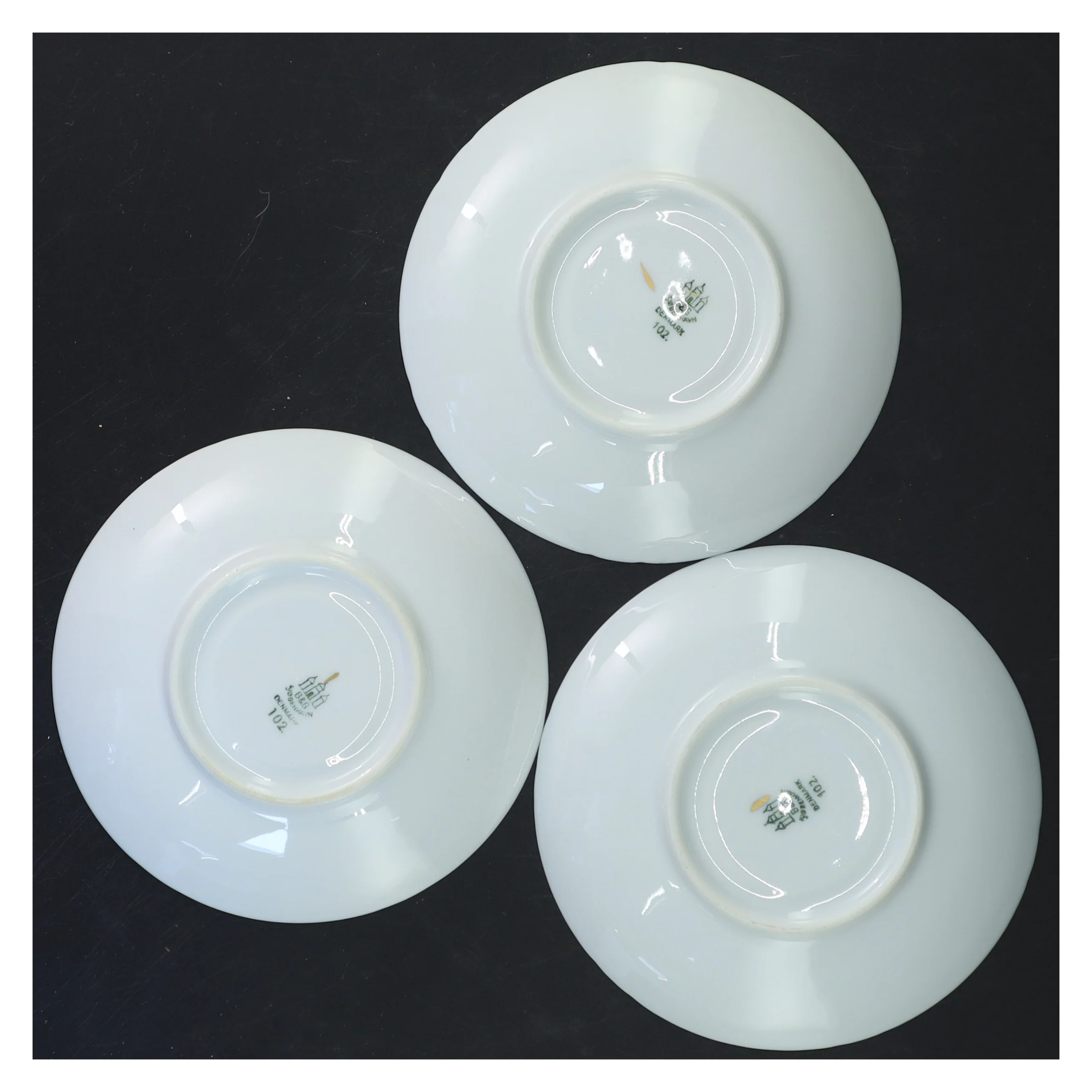 Mågestel Porcelæn tallerkener med guldkant (str. Ø 13,5 cm) fra B&G