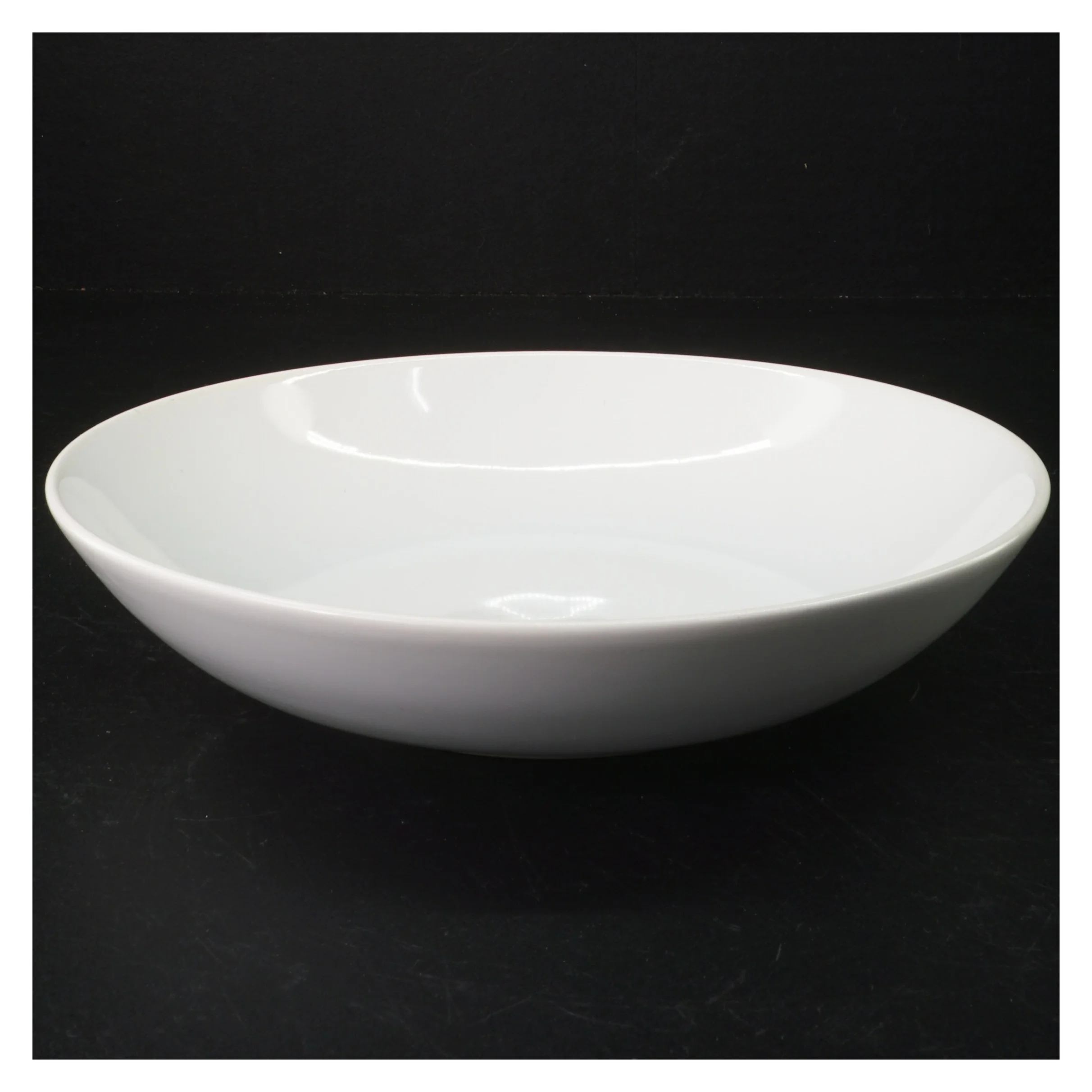 Hvide porcelænstallerkener, dybe , 5 stk fra IKEA (str. 24 diameter. 5 cm høj)