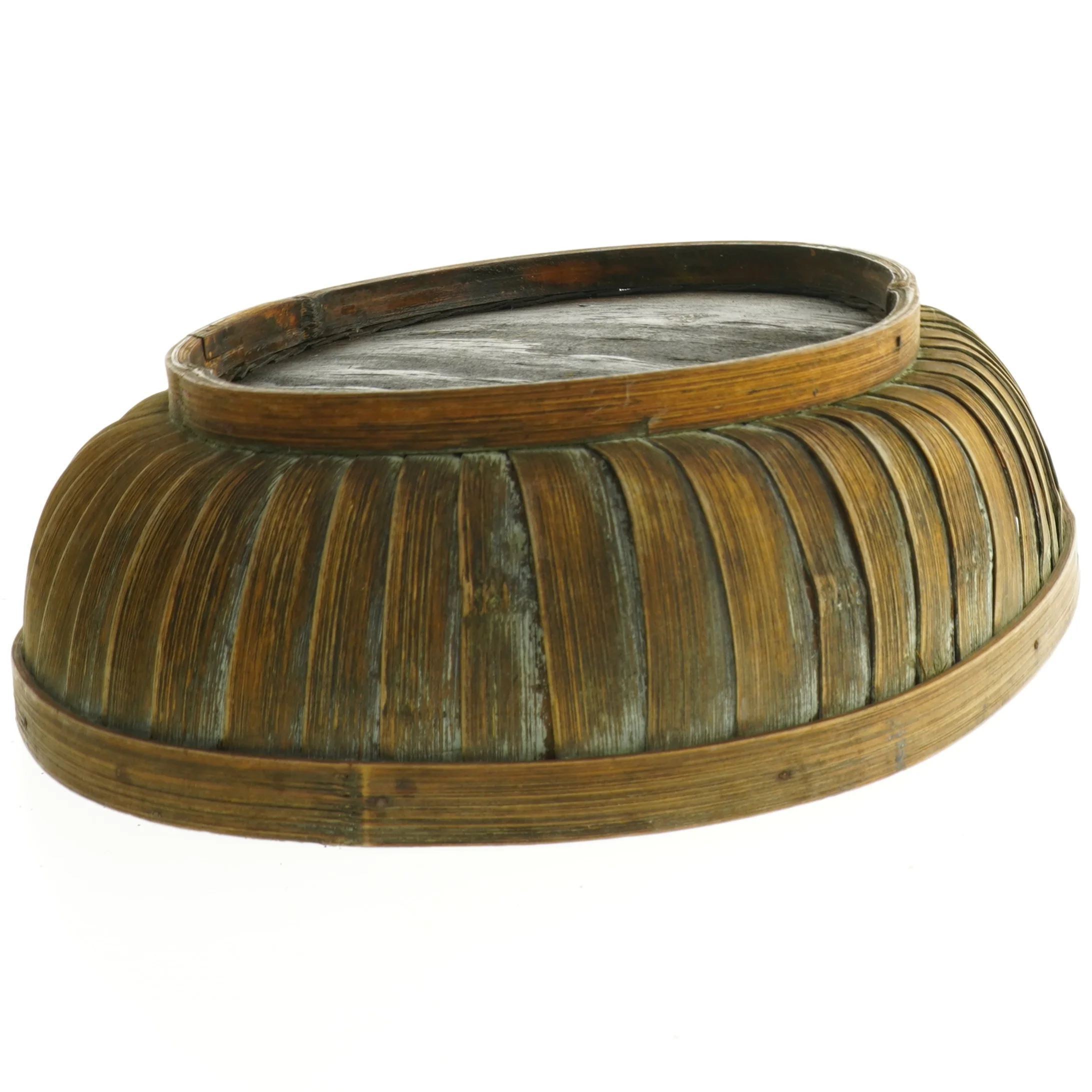 To flettede træfade