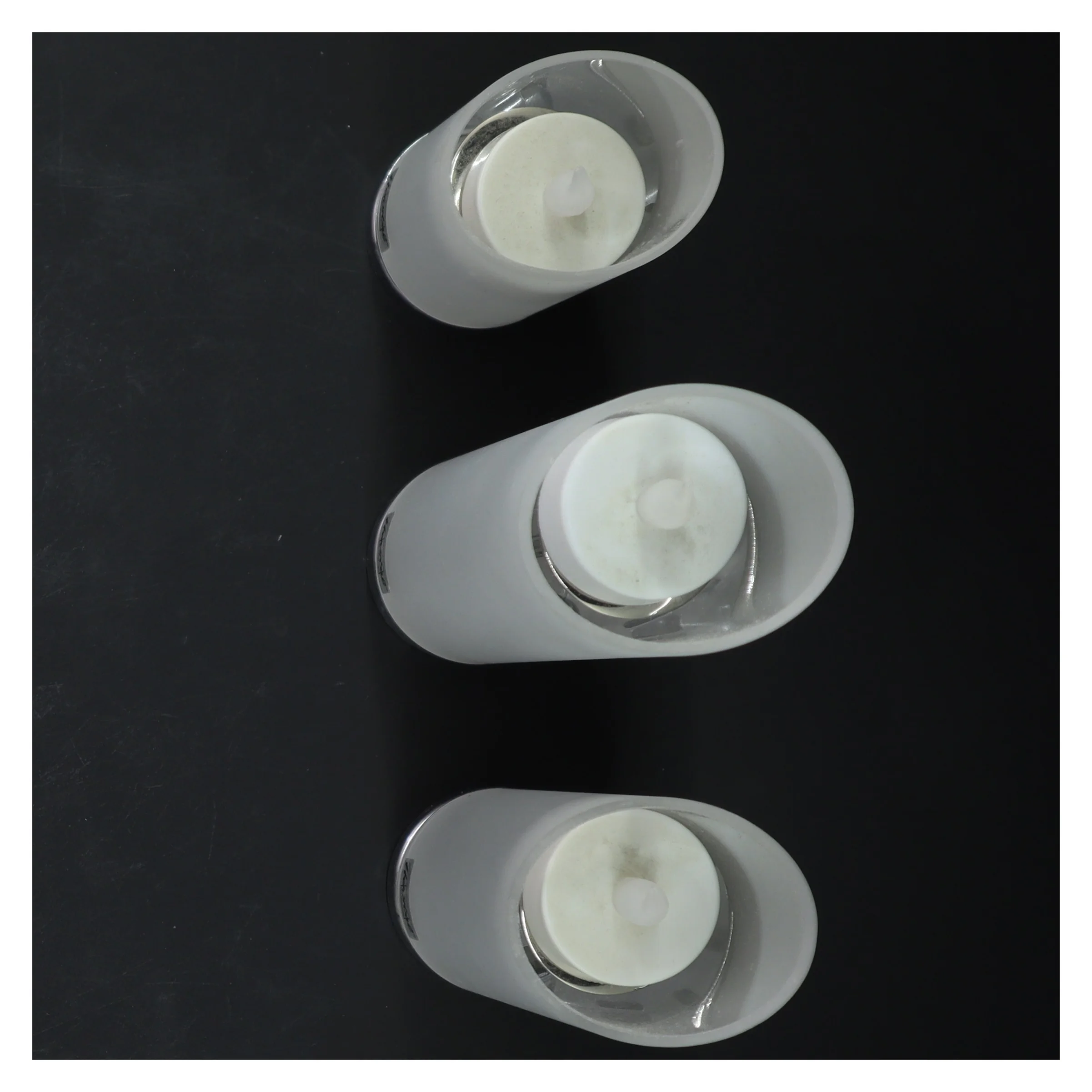 Sæt af elektroniske lysestager fra Herstal (str. 13-23 cm)