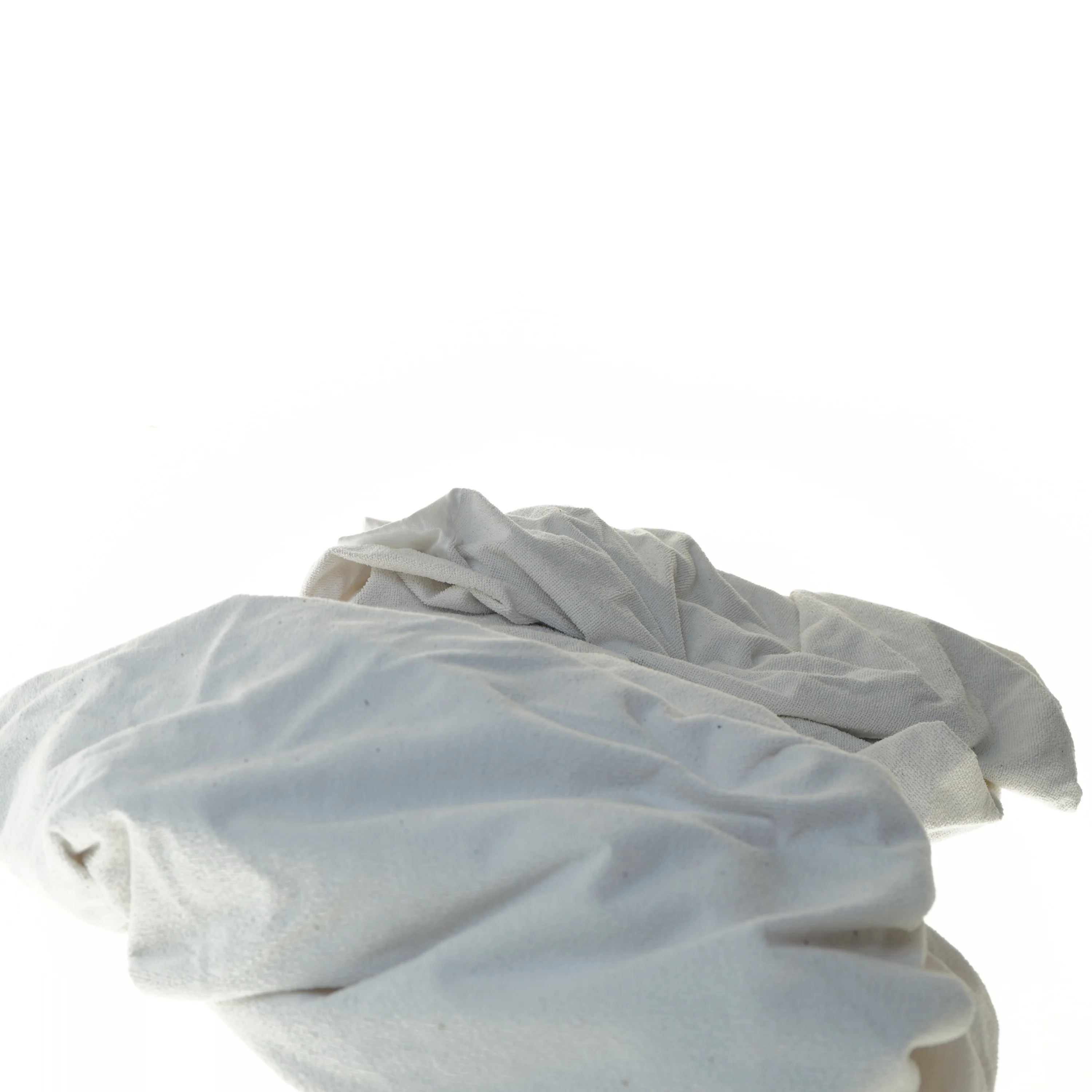 To hvide vandafvisende madrasbeskyttere fra IKEA (str. 2 styk)