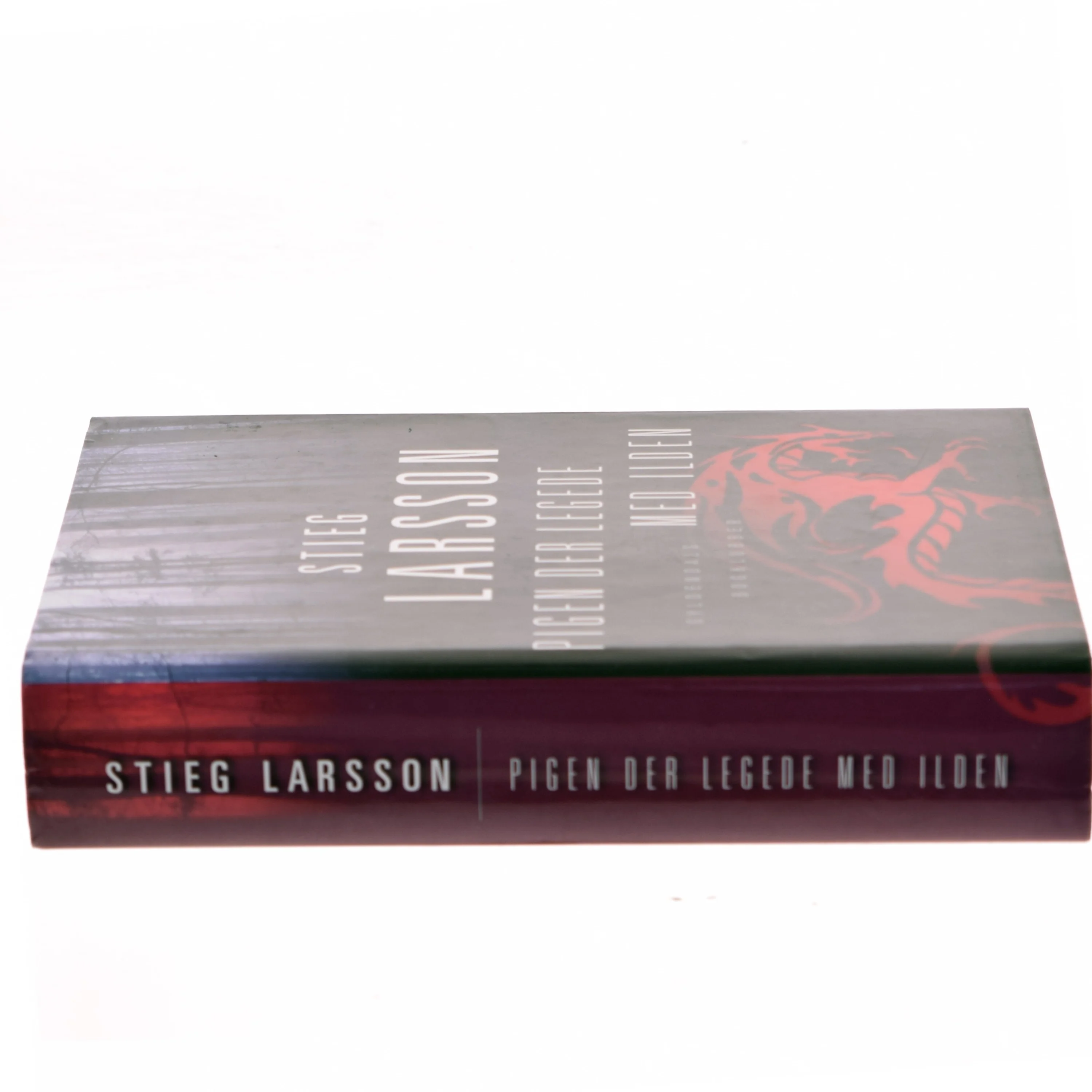 Pigen der legede med ilden af Stieg Larsson (Bog)