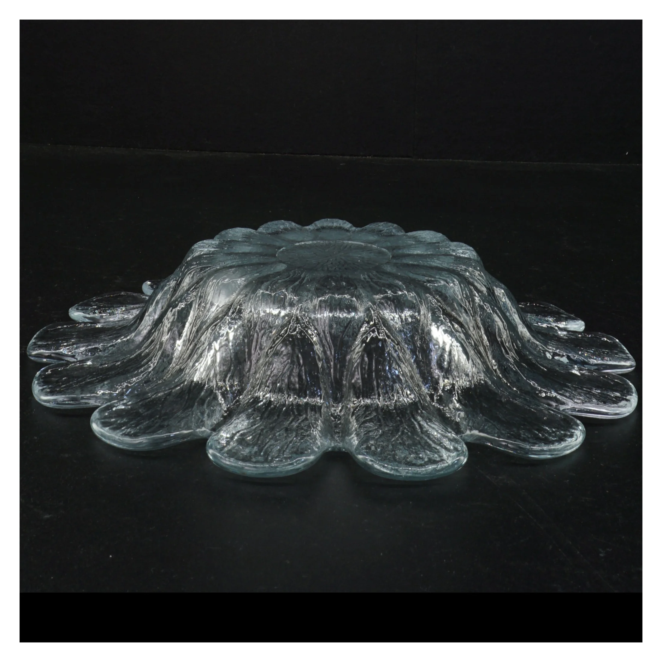 Solsikke Glasfad i blomsterform fra Holmegaard (str. 23,5 x 5 cm)