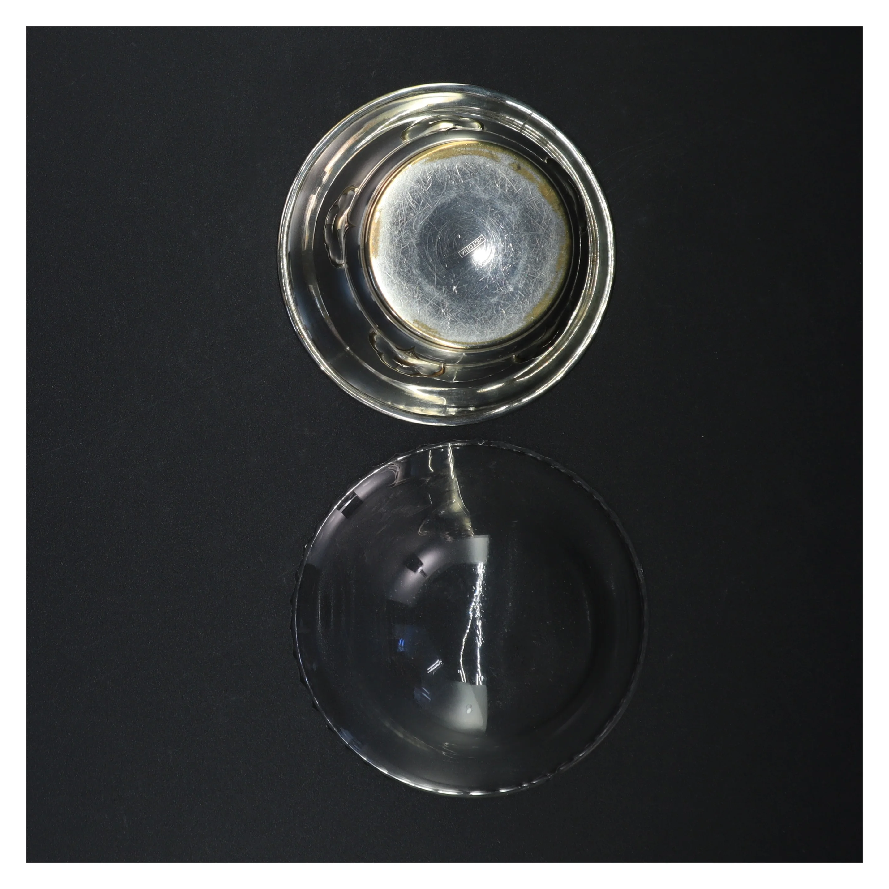 Antik Sølvfarvet metalskål med glasindsats fra Victoria (str. 13,5 x 7,5 cm)