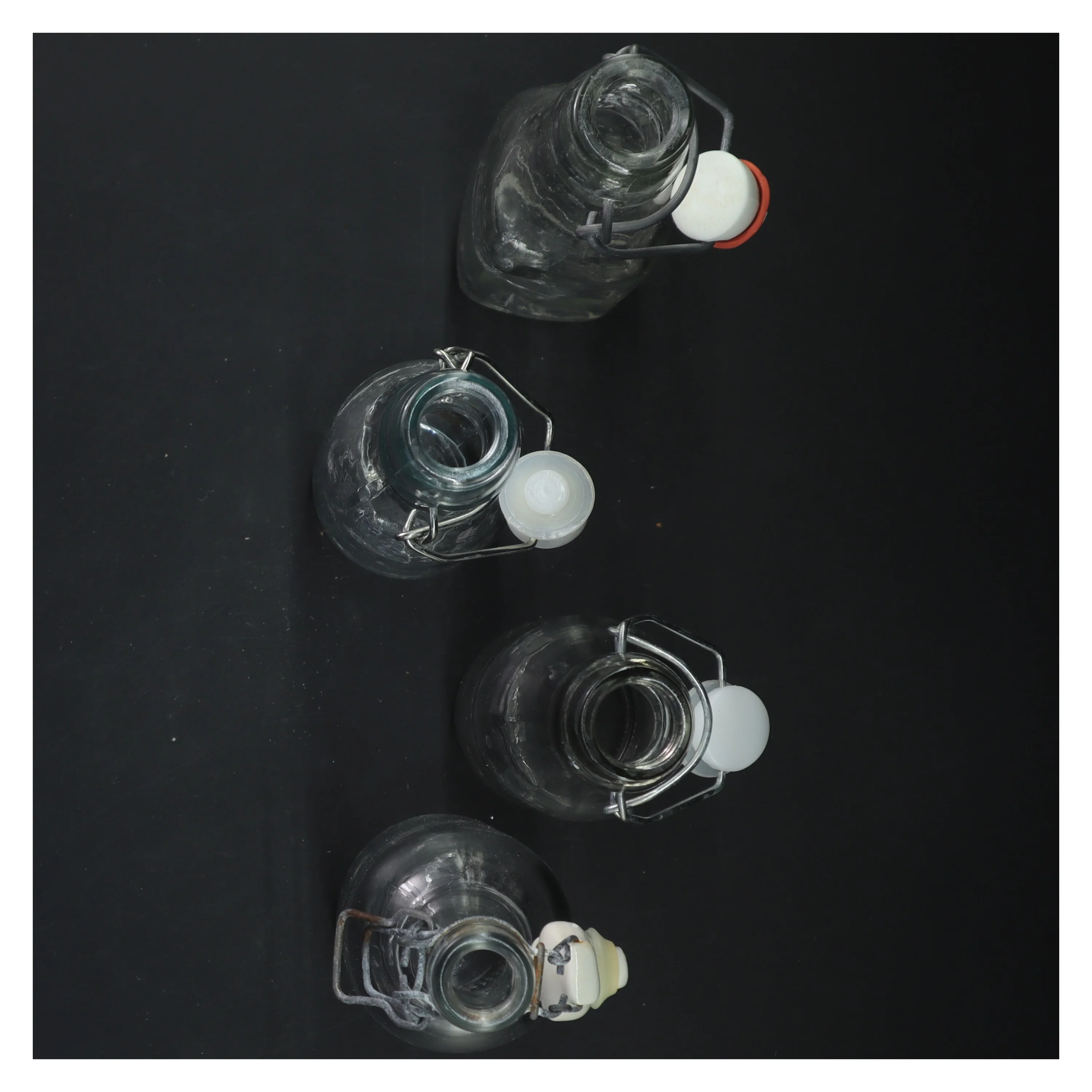 Gamle retro Glasflasker med patentlåg (str. 20x6 cm)