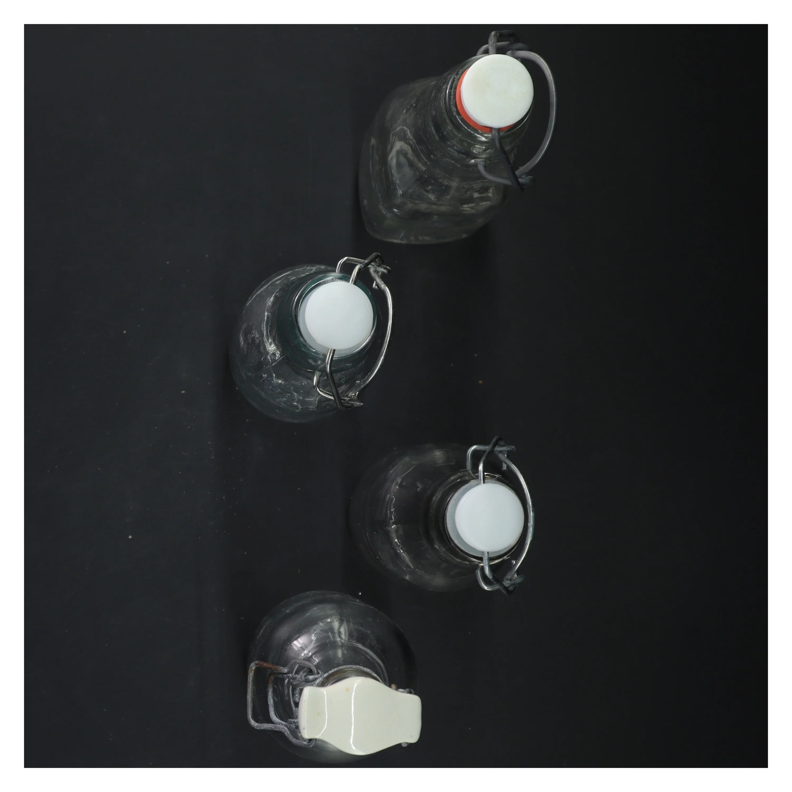 Gamle retro Glasflasker med patentlåg (str. 20x6 cm)