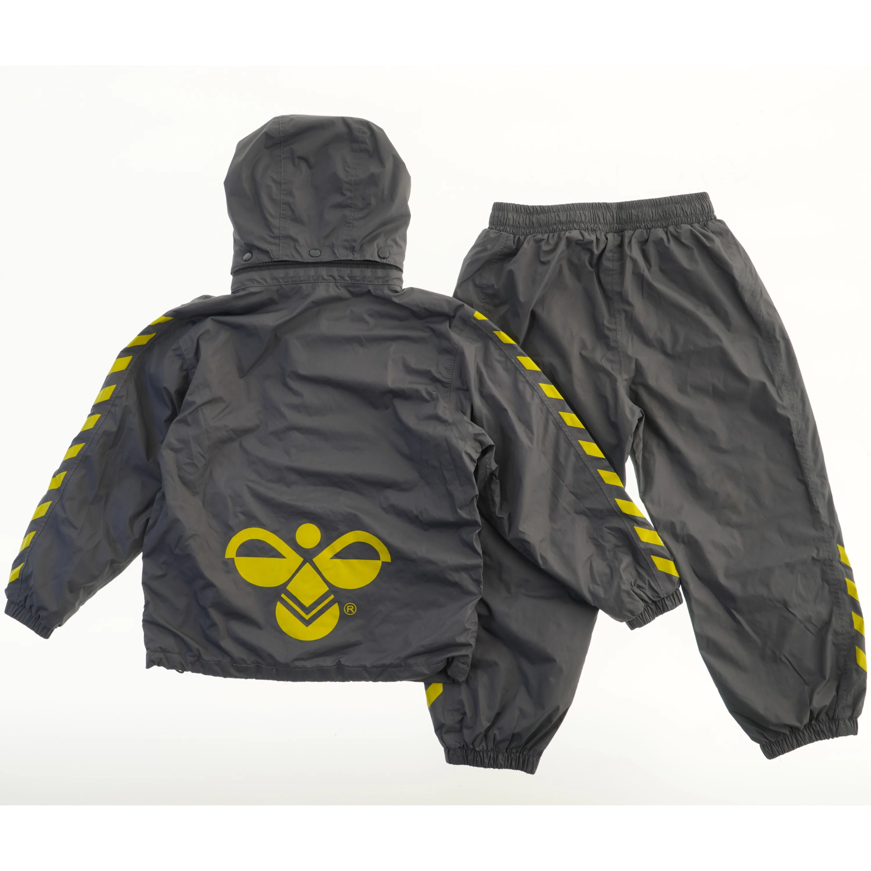 Regnsæt med jakke og bukser fra Hummel (str. 110)