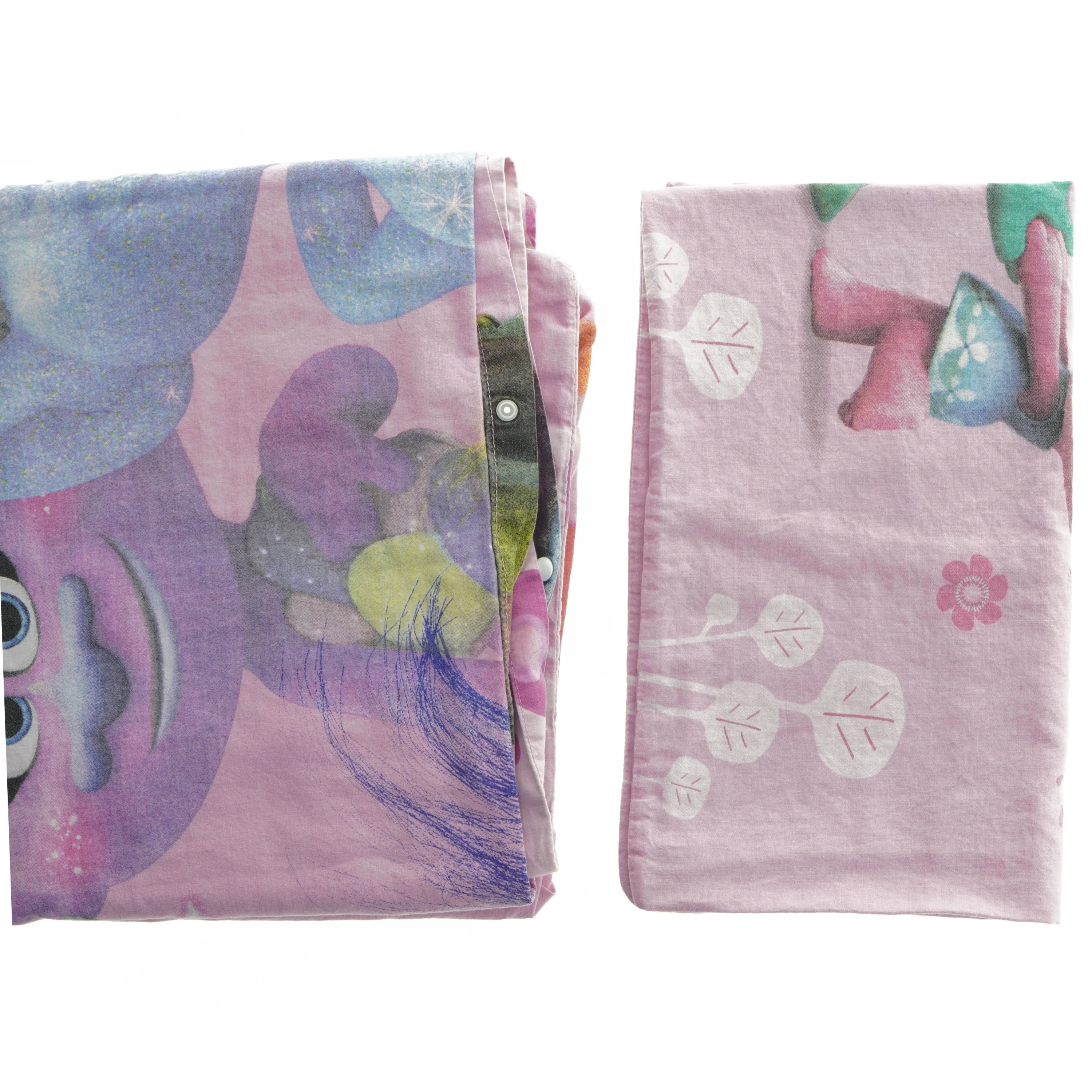 Trolls sengetøj sæt fra Trolls (str. Dyne. 125 x 180 cm. pude. 55. klokken 65. cm)