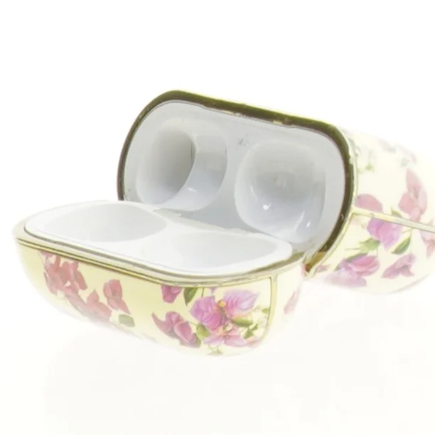 IDEAL OF SWEDEN AirPods etui fra IDEAL OF SWEDEN (str. 6 x 5 cm)