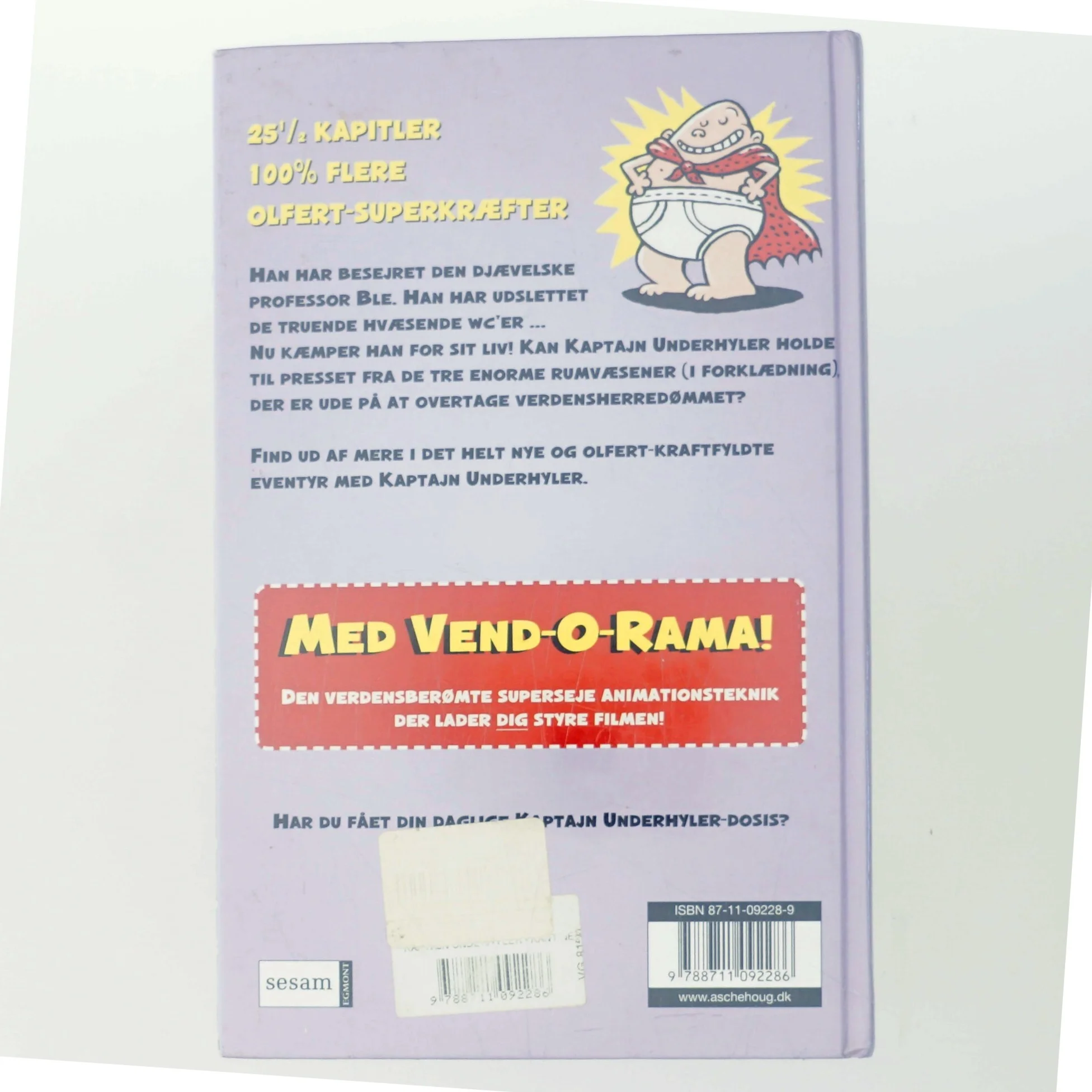 Kaptajn Underhyler - kantinedamerne fra det ydre rum går til angreb : (og bagefter gør de lige så onde zombienørder fra spisefrikvarteret det sammme) : den tredje heltefortælling af Dav Pilkey (Bog)