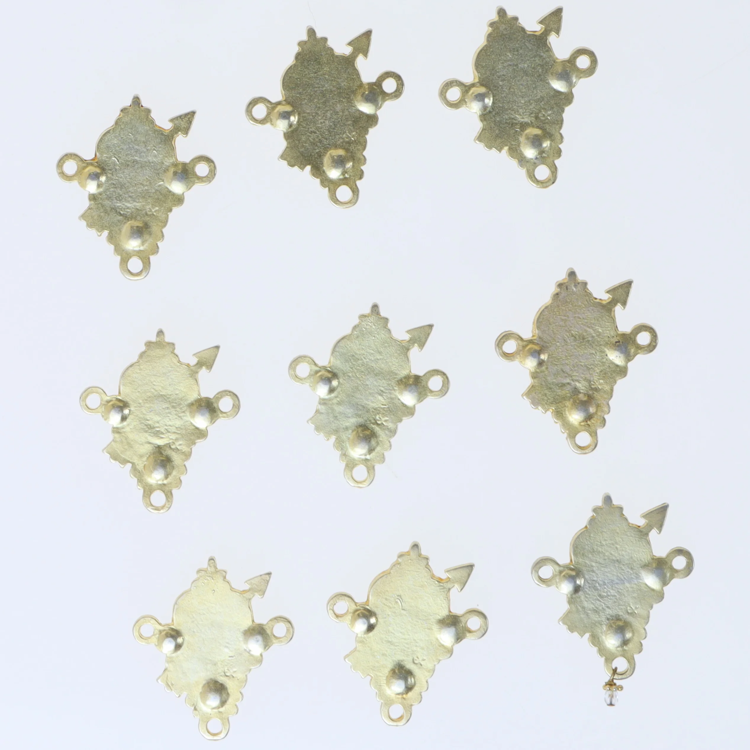 Dekorative metalpynt (str. 3,5 cm)