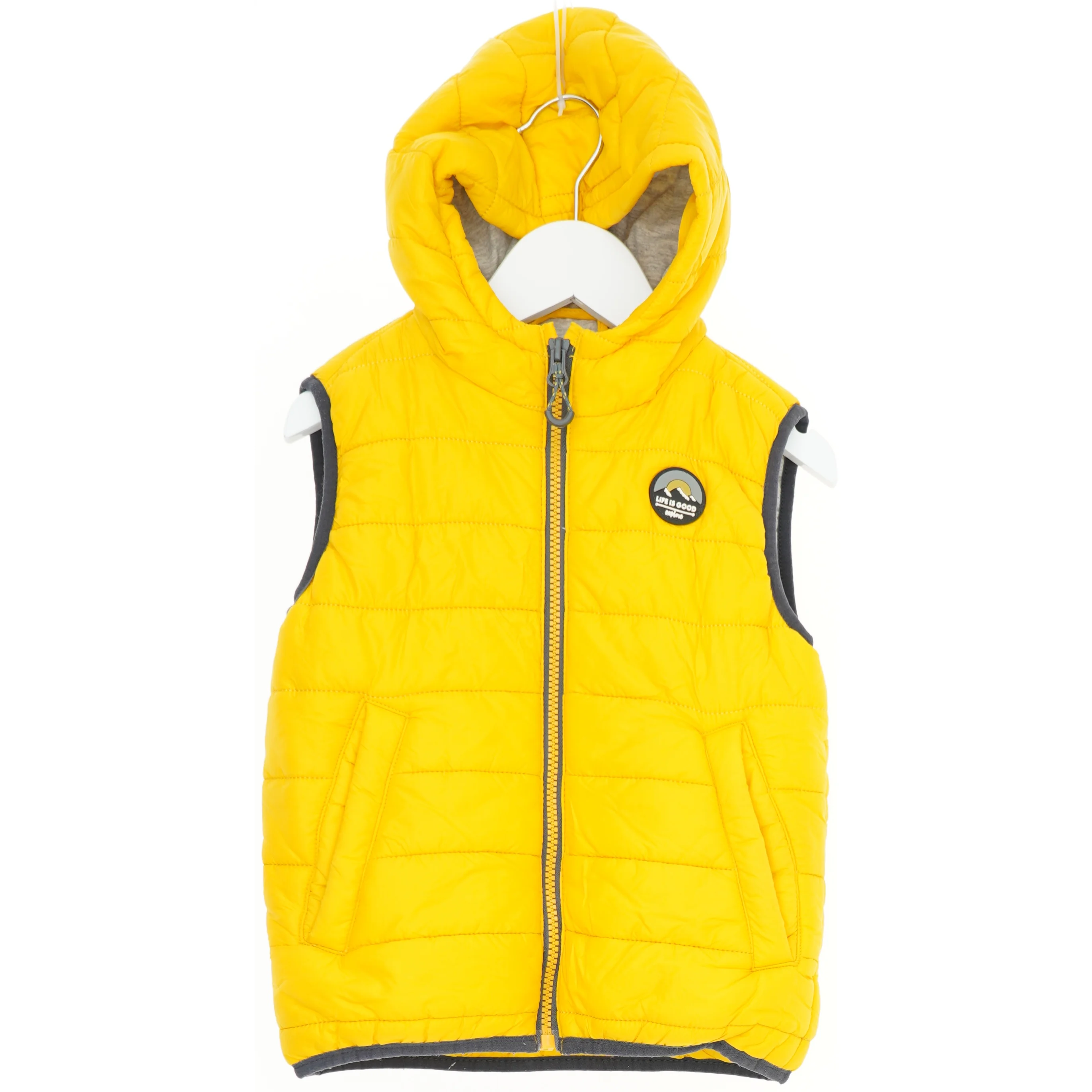 Børnevintervest med hætte fra LC Waikiki  (str. 116)