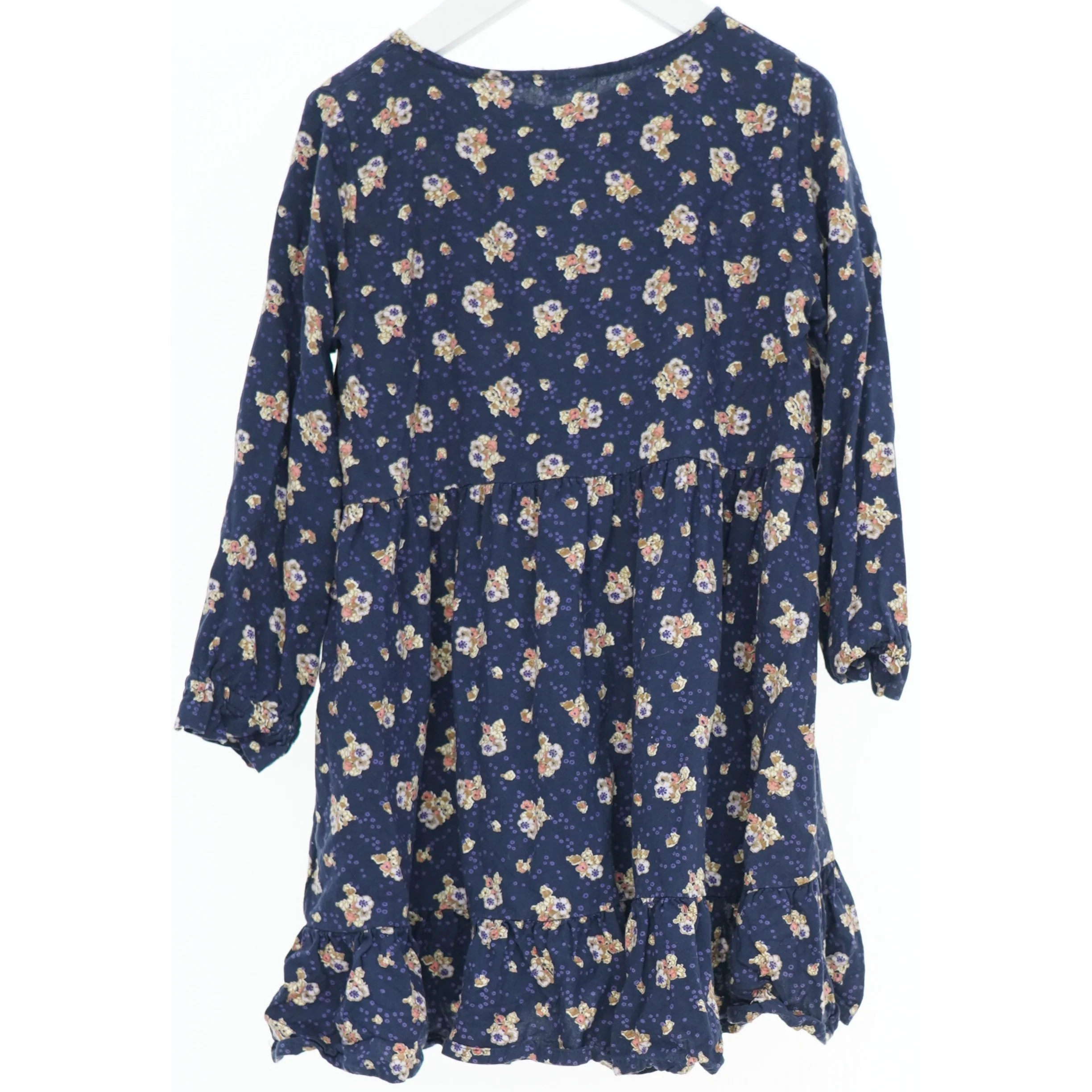 Blomstret pigekjole fra Noa Noa (str. 104)