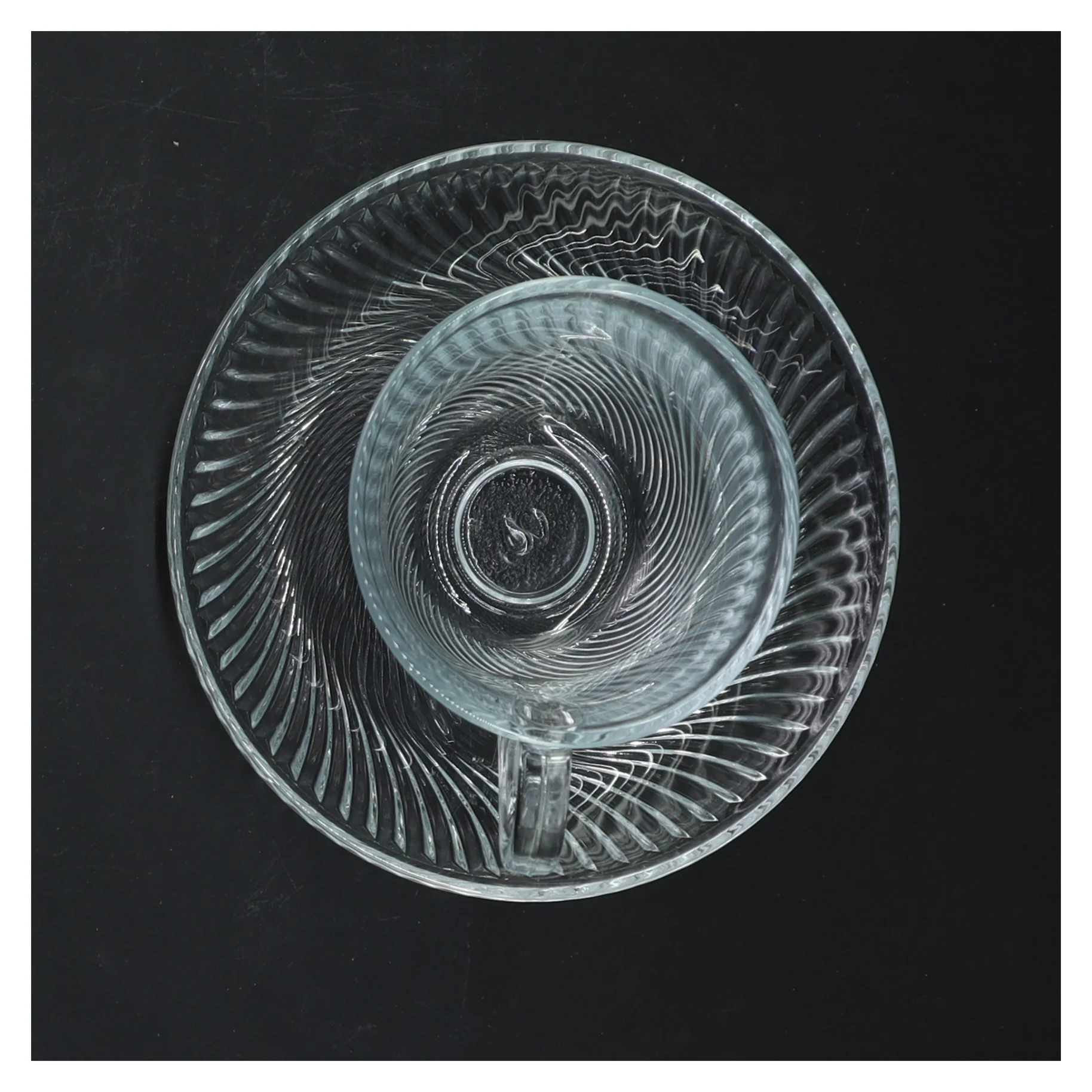 Glaskop med underkop (str. Ø 13,5 og 8 cm)