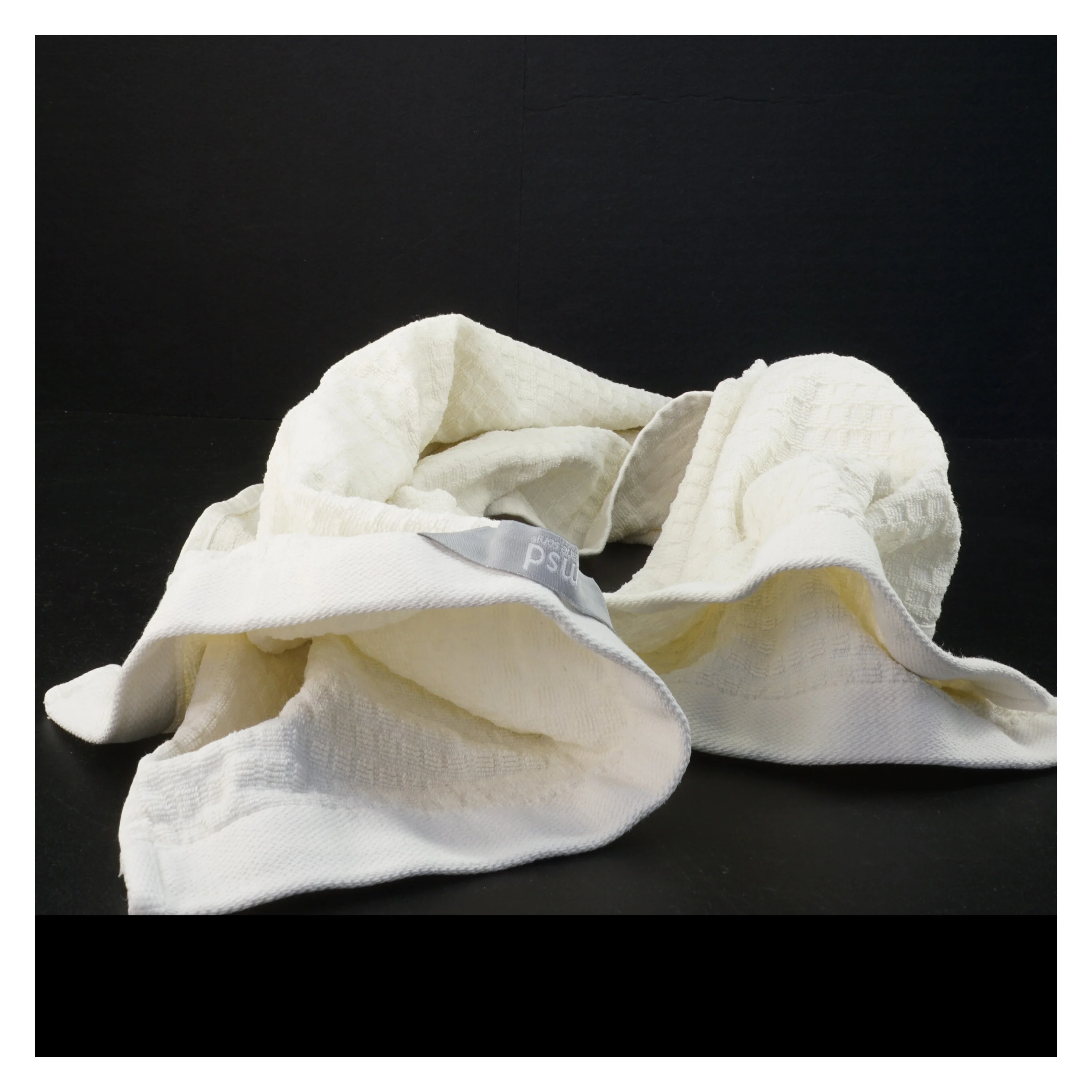 Hvidt håndklæde i bomuld fra Msd Marie Sohl (str. 93 x 44 cm)