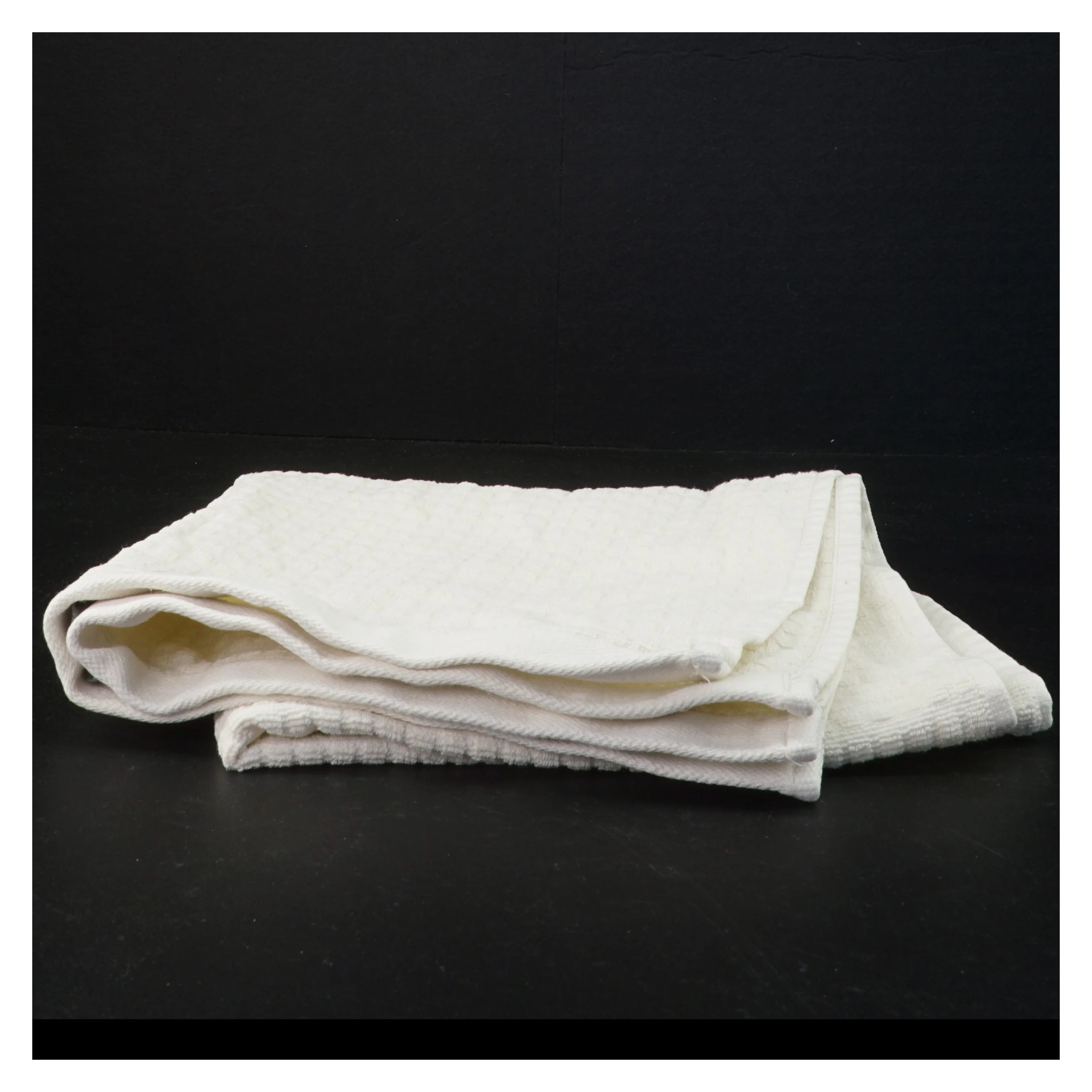 Hvidt håndklæde i bomuld fra Msd Marie Sohl (str. 93 x 44 cm)