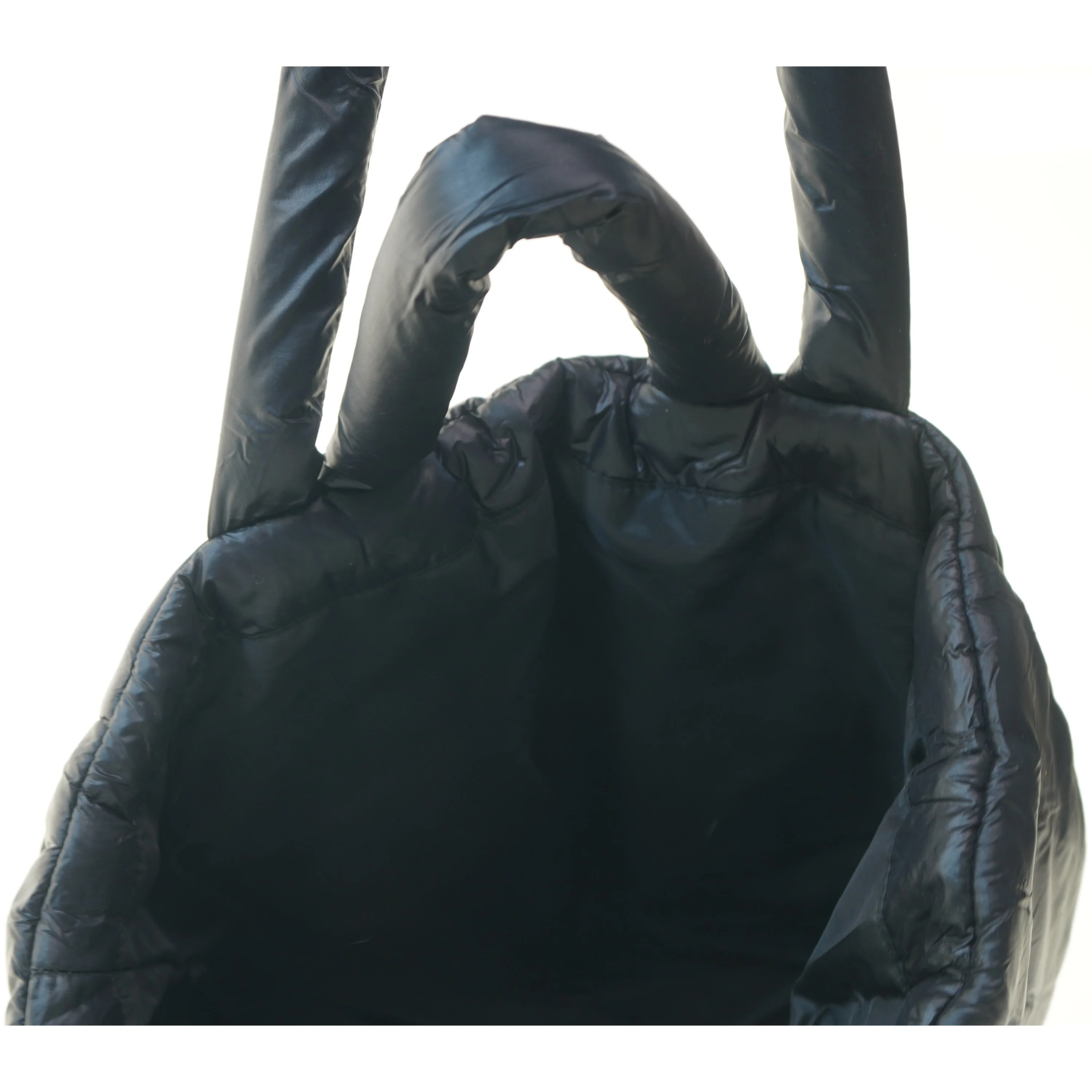 Sort quiltet skuldertaske (str. 42x46 cm)